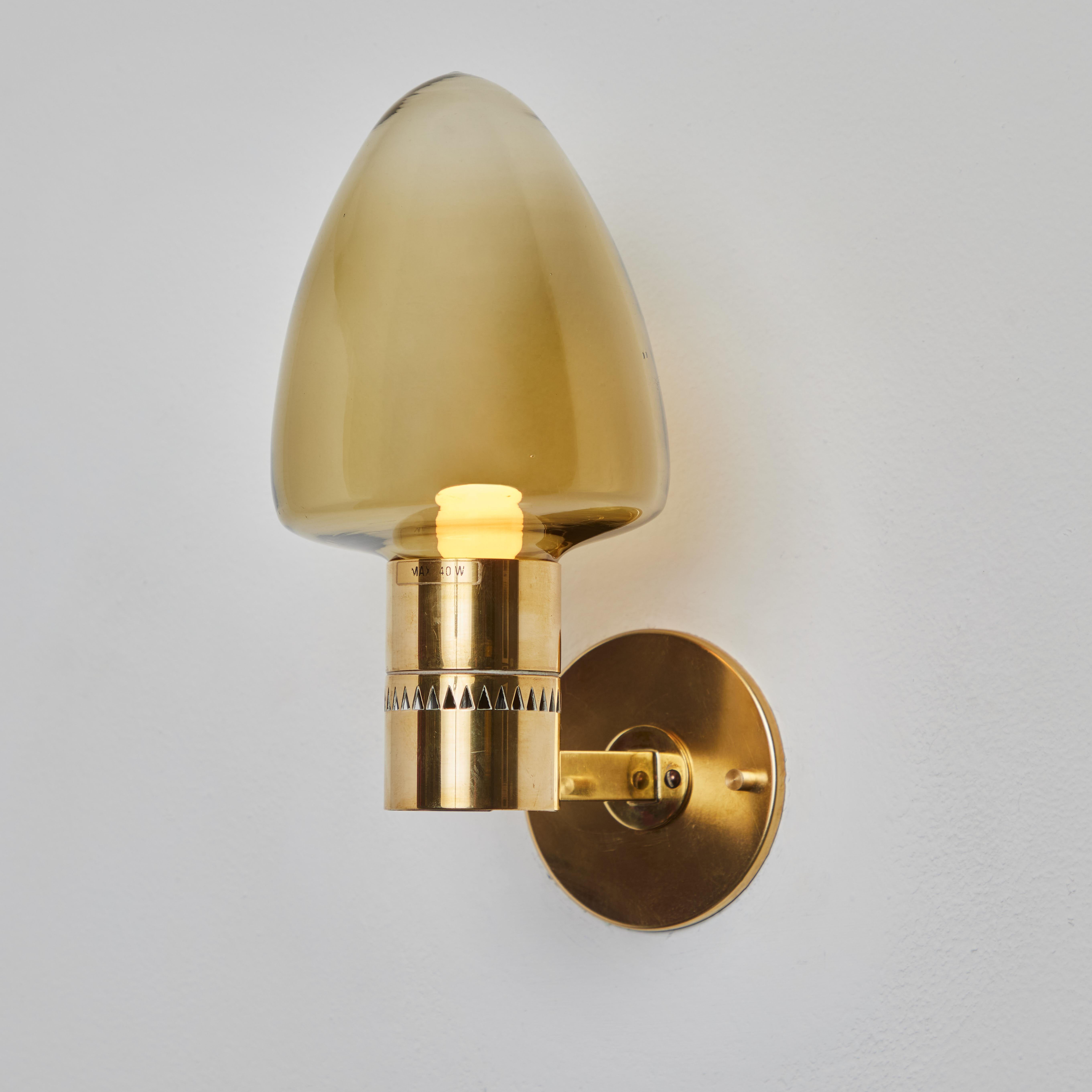 1960s Hans-Agne Jakobsson Model V-220 Brass & Glass Sconce for Markaryd For Sale 3