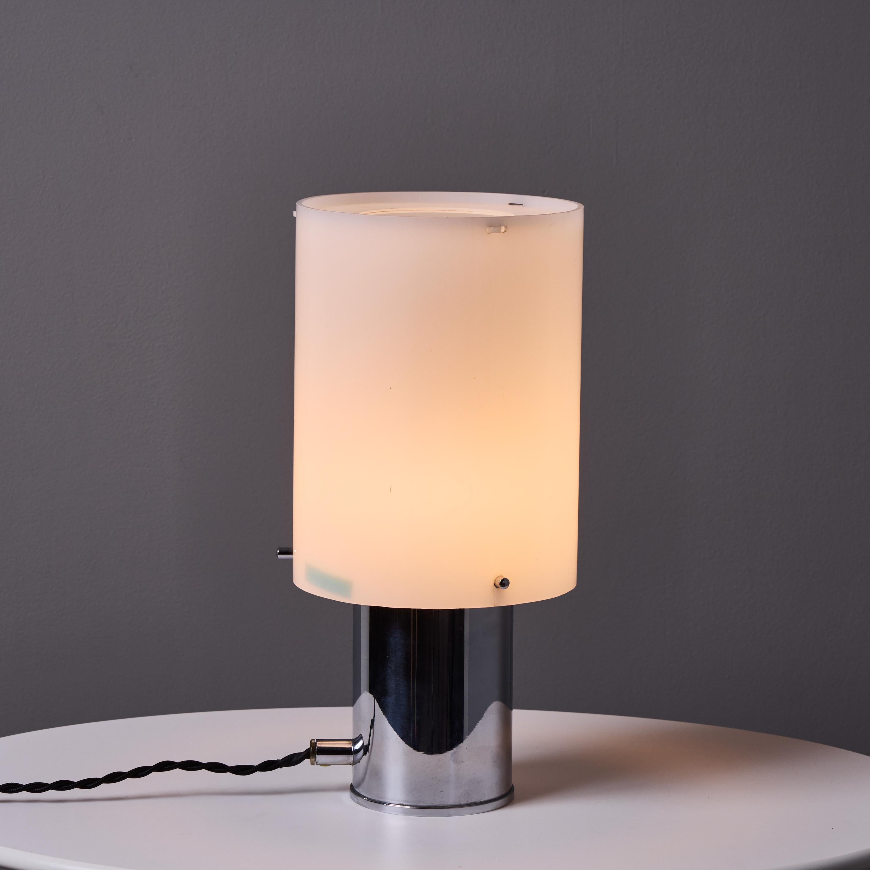 1960s Hans Agne Jakobsson Opaline Perspex and Chrome Table Lamp for Markaryd en venta 3