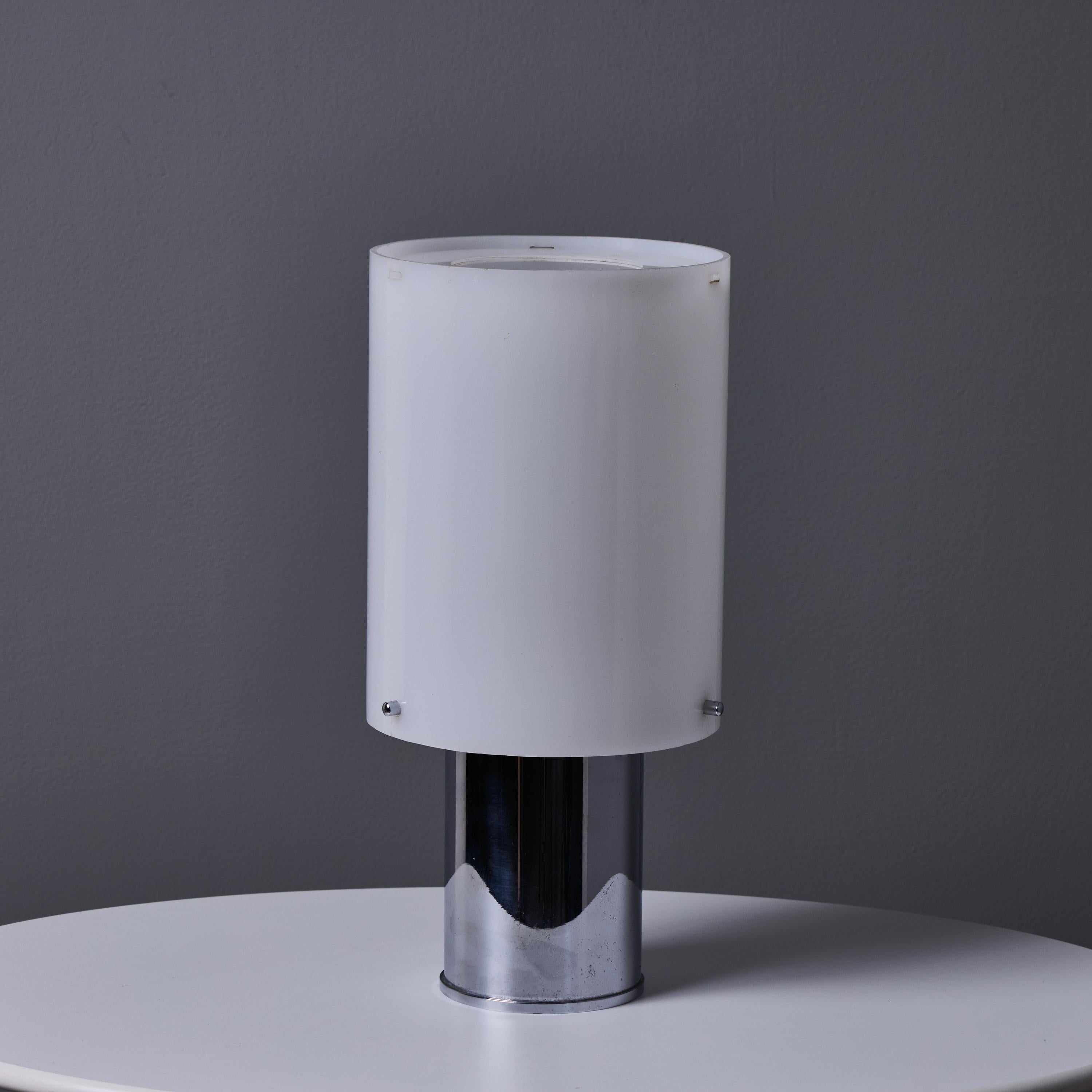 1960s Hans Agne Jakobsson Opaline Perspex and Chrome Table Lamp for Markaryd en venta 4
