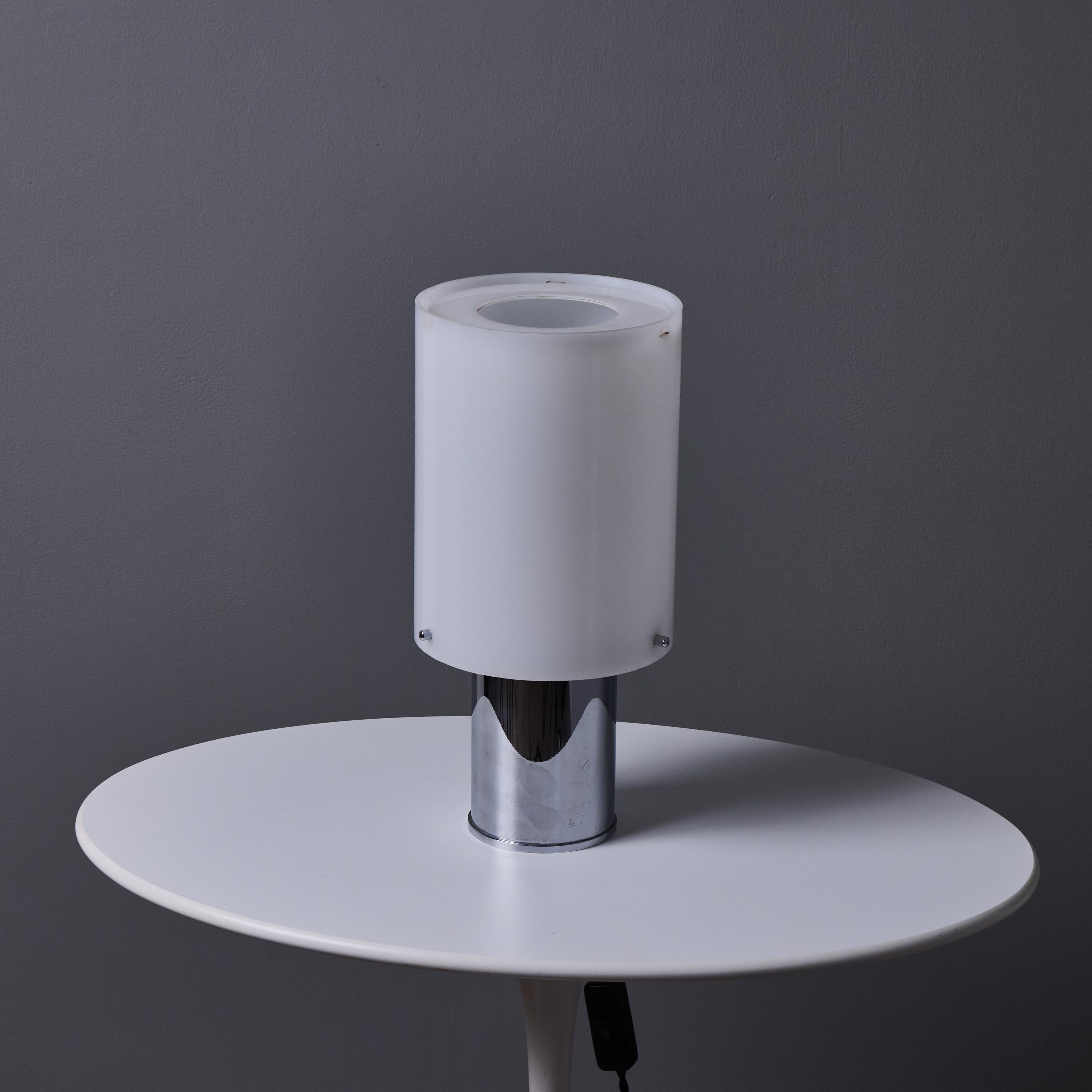 1960s Hans Agne Jakobsson Opaline Perspex and Chrome Table Lamp for Markaryd en venta 6