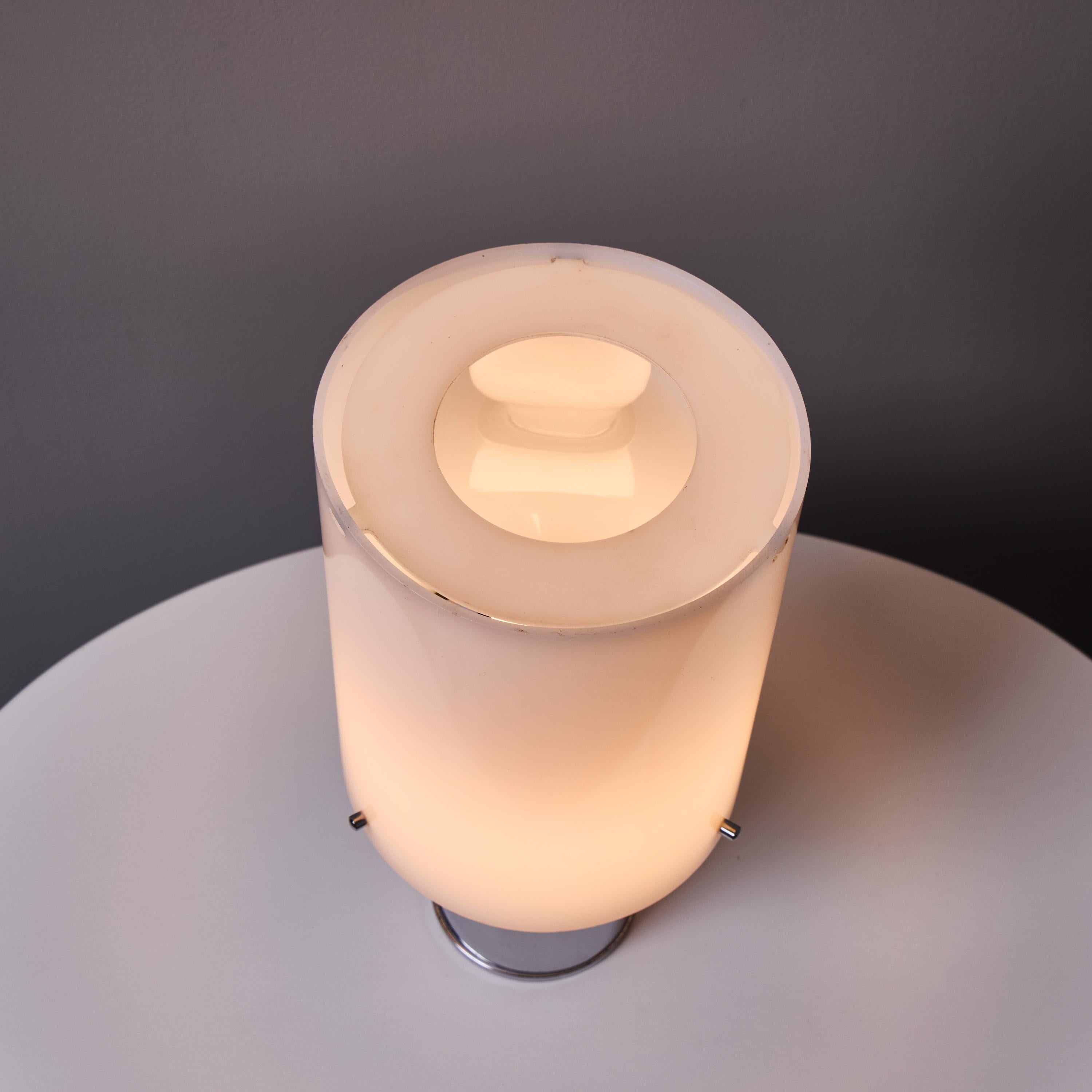 1960s Hans Agne Jakobsson Opaline Perspex and Chrome Table Lamp for Markaryd en venta 11