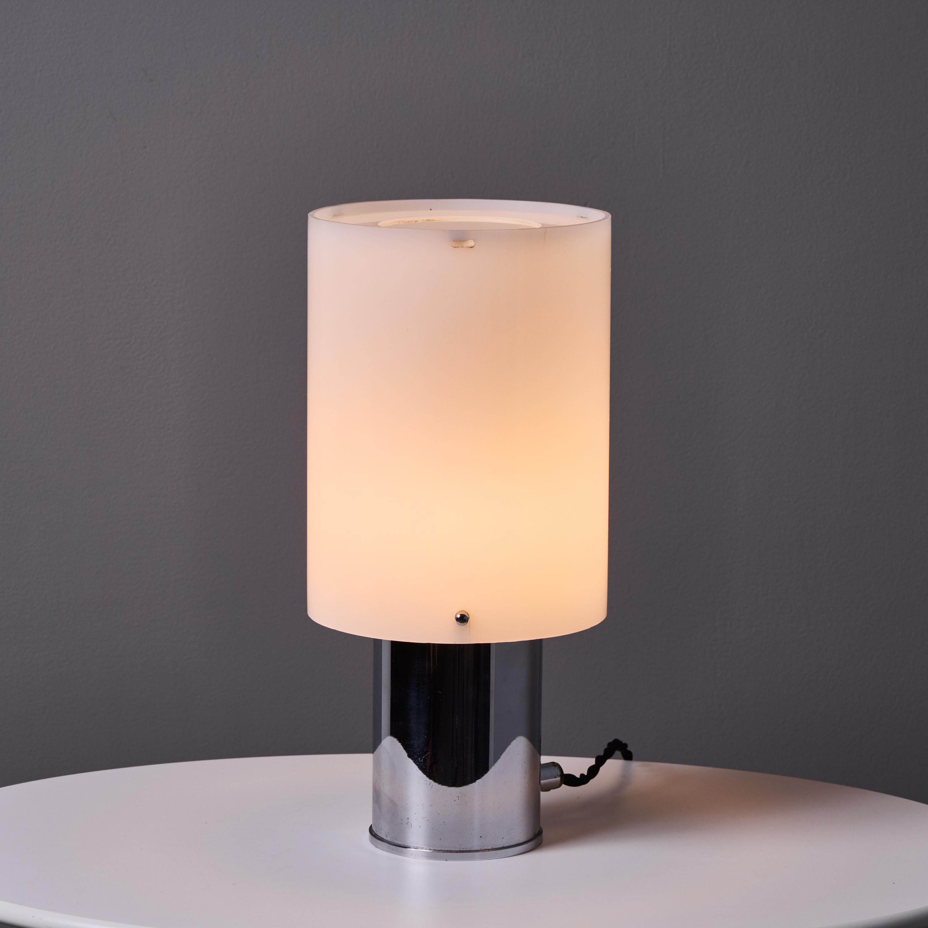1960s Hans Agne Jakobsson Opaline Perspex and Chrome Table Lamp for Markaryd Sueco en venta
