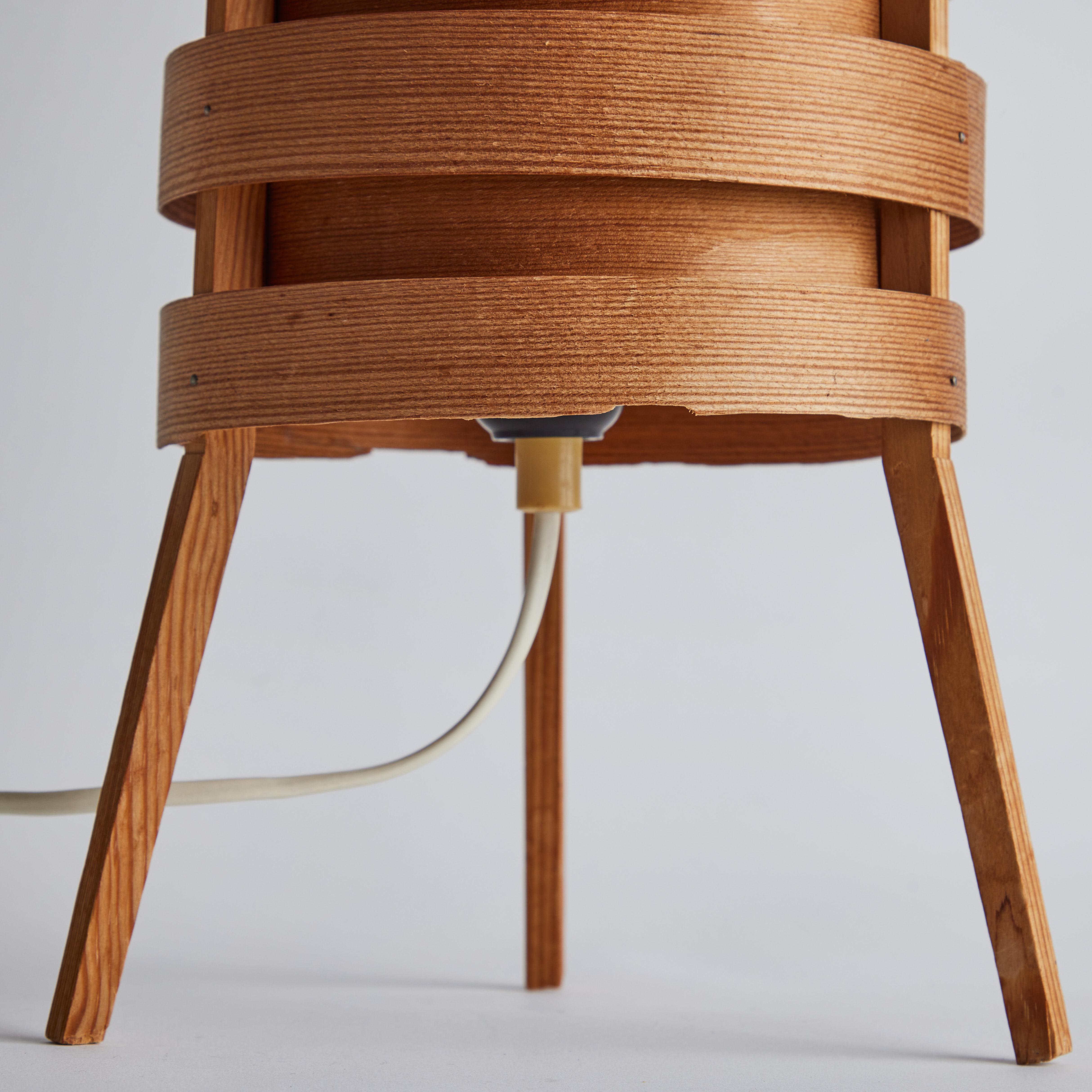 1960s Hans-Agne Jakobsson Tripod Wood Table Lamp for AB Ellysett For Sale 11