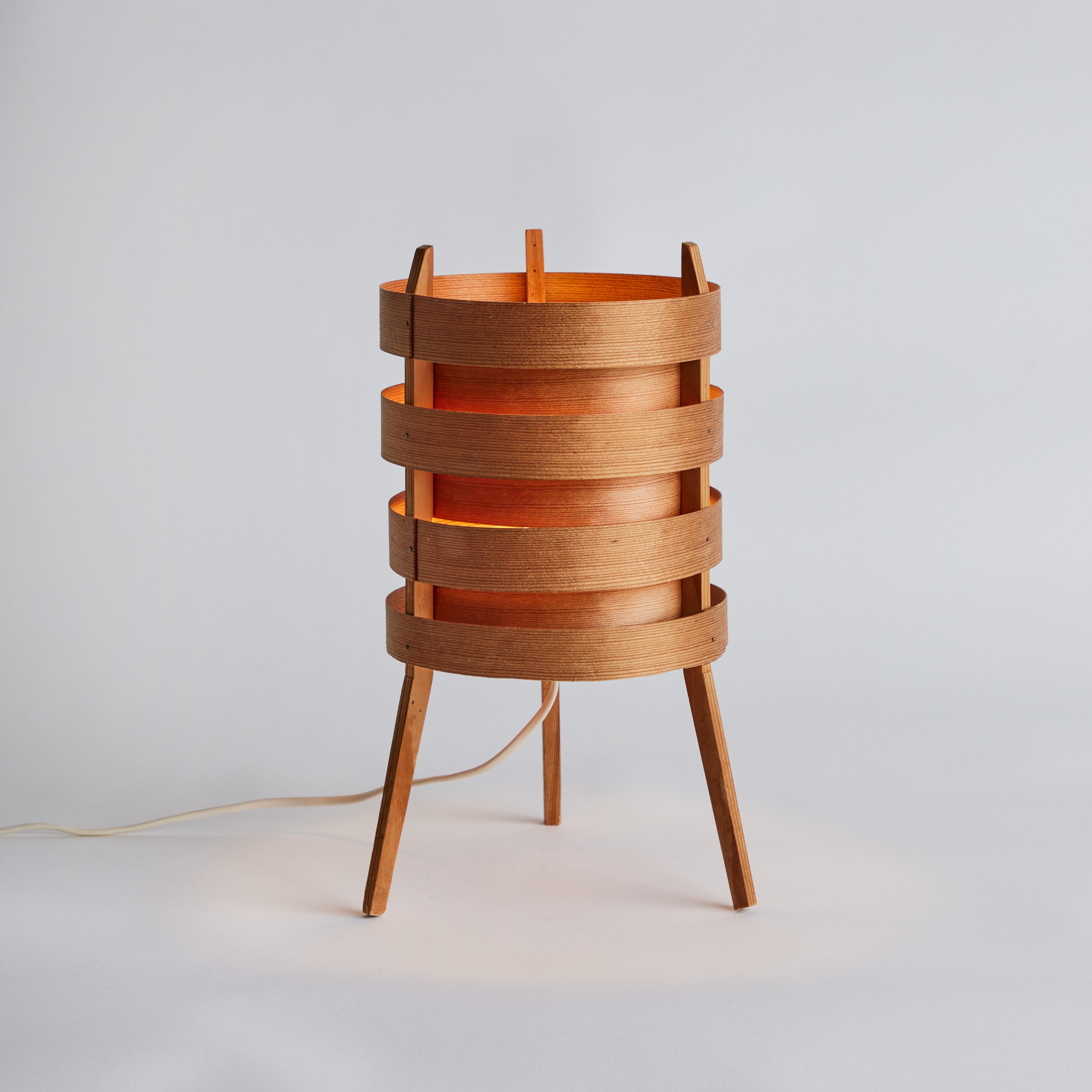 Lampe de bureau à trois pieds en bois Hans-Agne Jakobsson pour AB Ellysett, années 1960 en vente 2