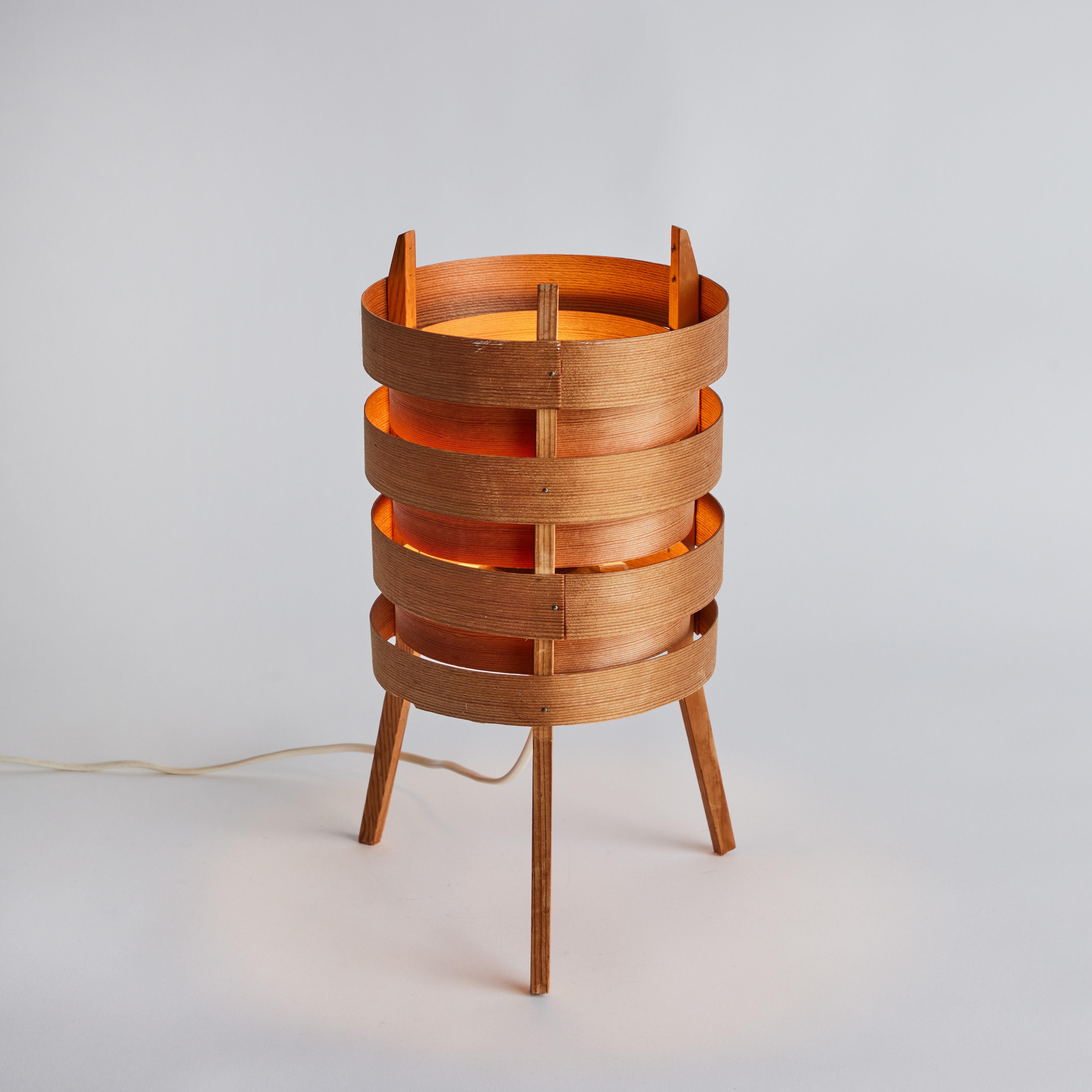 Lampe de bureau à trois pieds en bois Hans-Agne Jakobsson pour AB Ellysett, années 1960 en vente 6