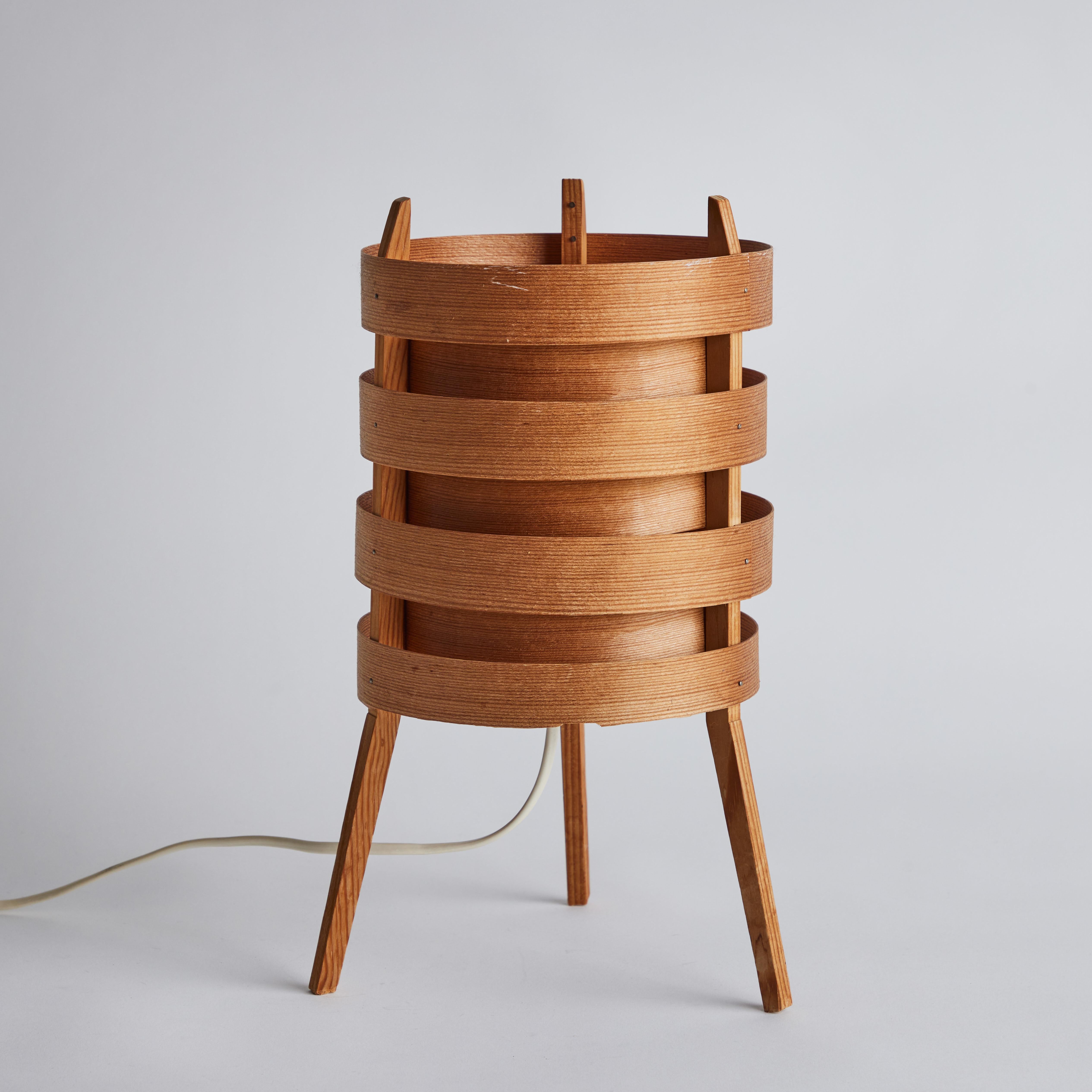 1960s Hans-Agne Jakobsson Tripod Wood Table Lamp for AB Ellysett For Sale 8