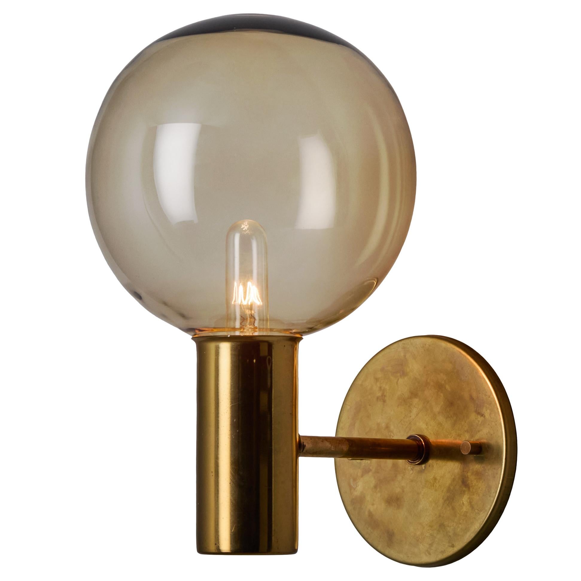 Lampe murale Hans Agne Jakobsson n° V149 en verre et laiton pour Markaryd, années 1960 en vente 8