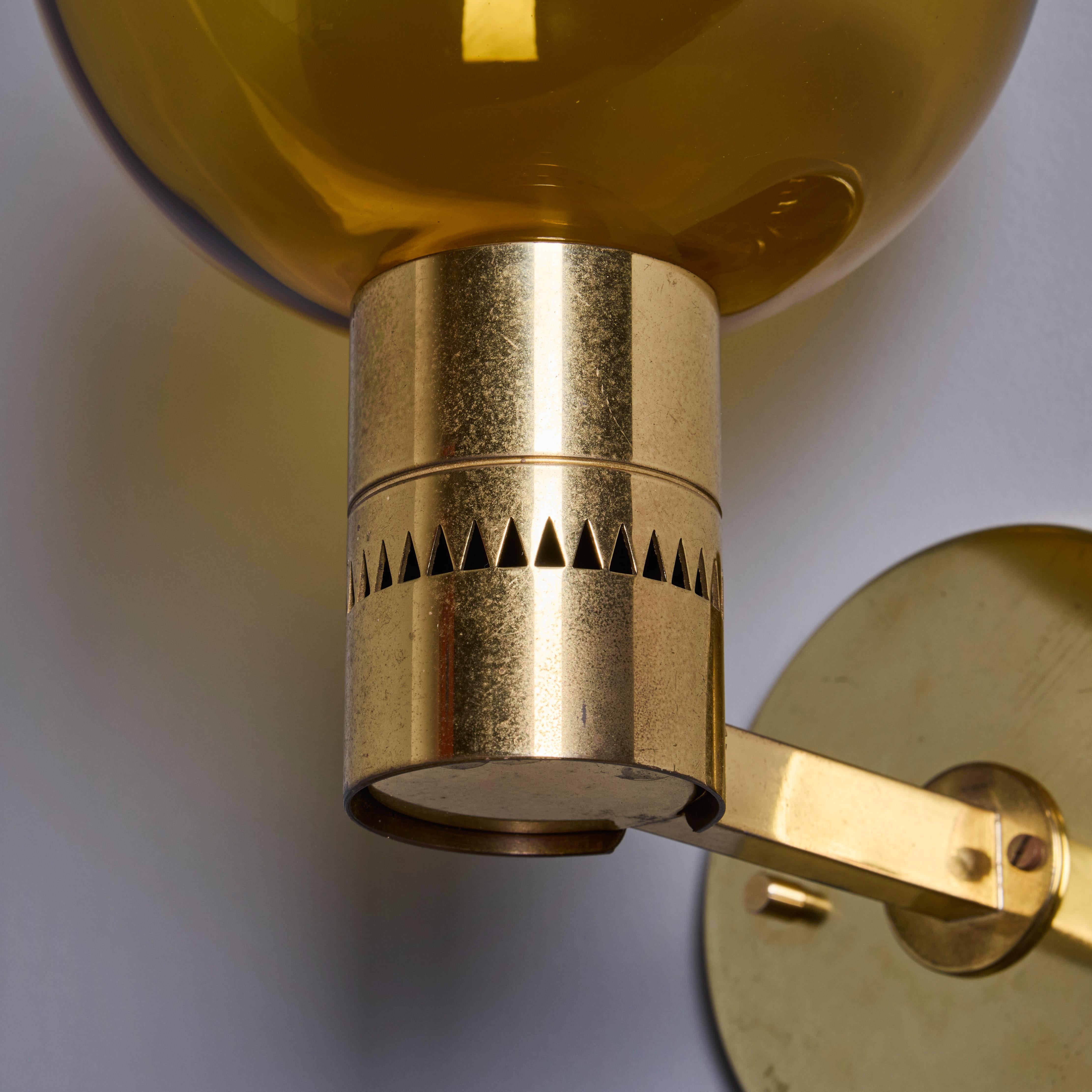 Polished 1960s Hans Agne Jakobsson #V149 Glass & Brass Wall Lamp for Markaryd For Sale