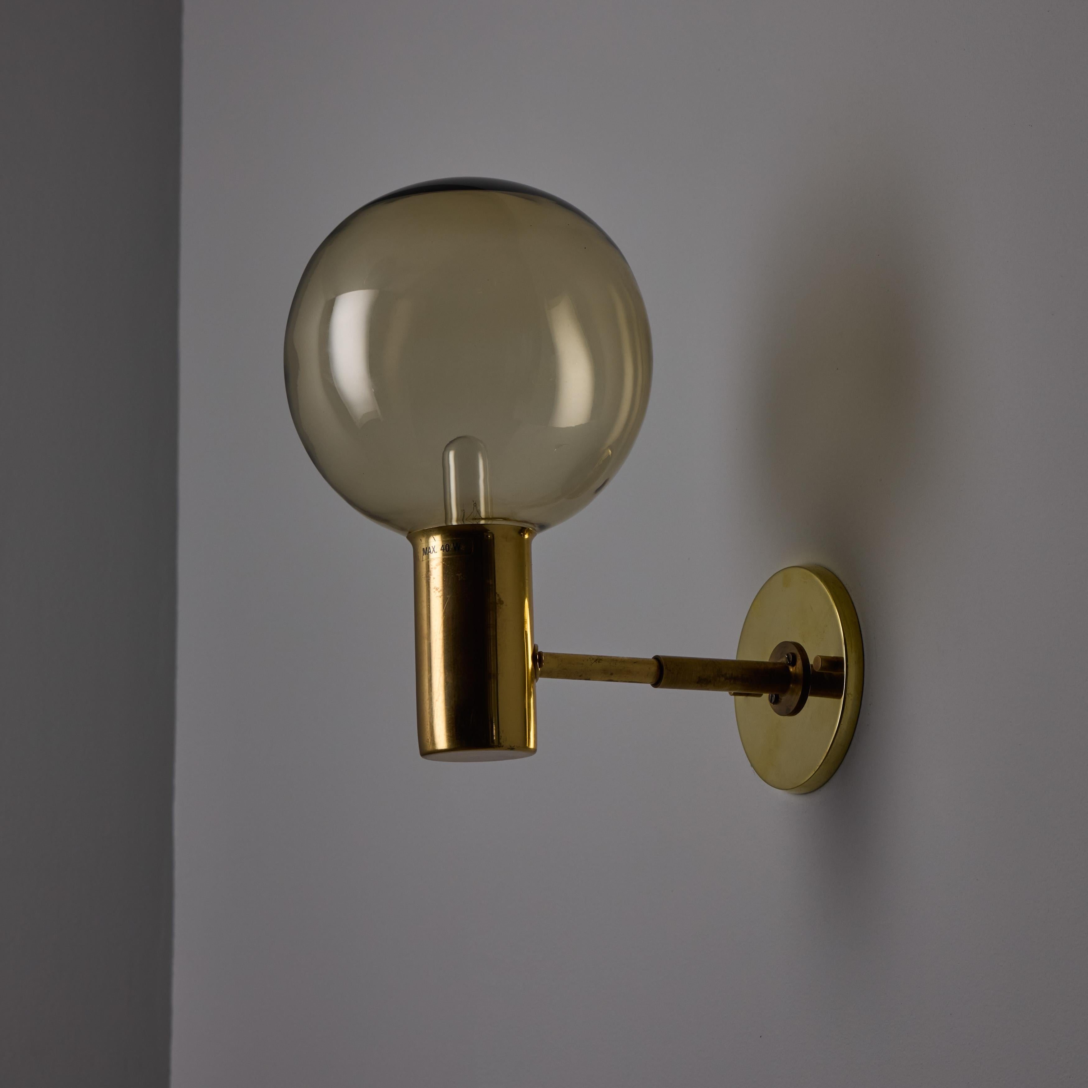 Lampada da parete in vetro e ottone Hans-Agne Jakobsson #V149 degli anni '60 per Markaryd in vendita 1