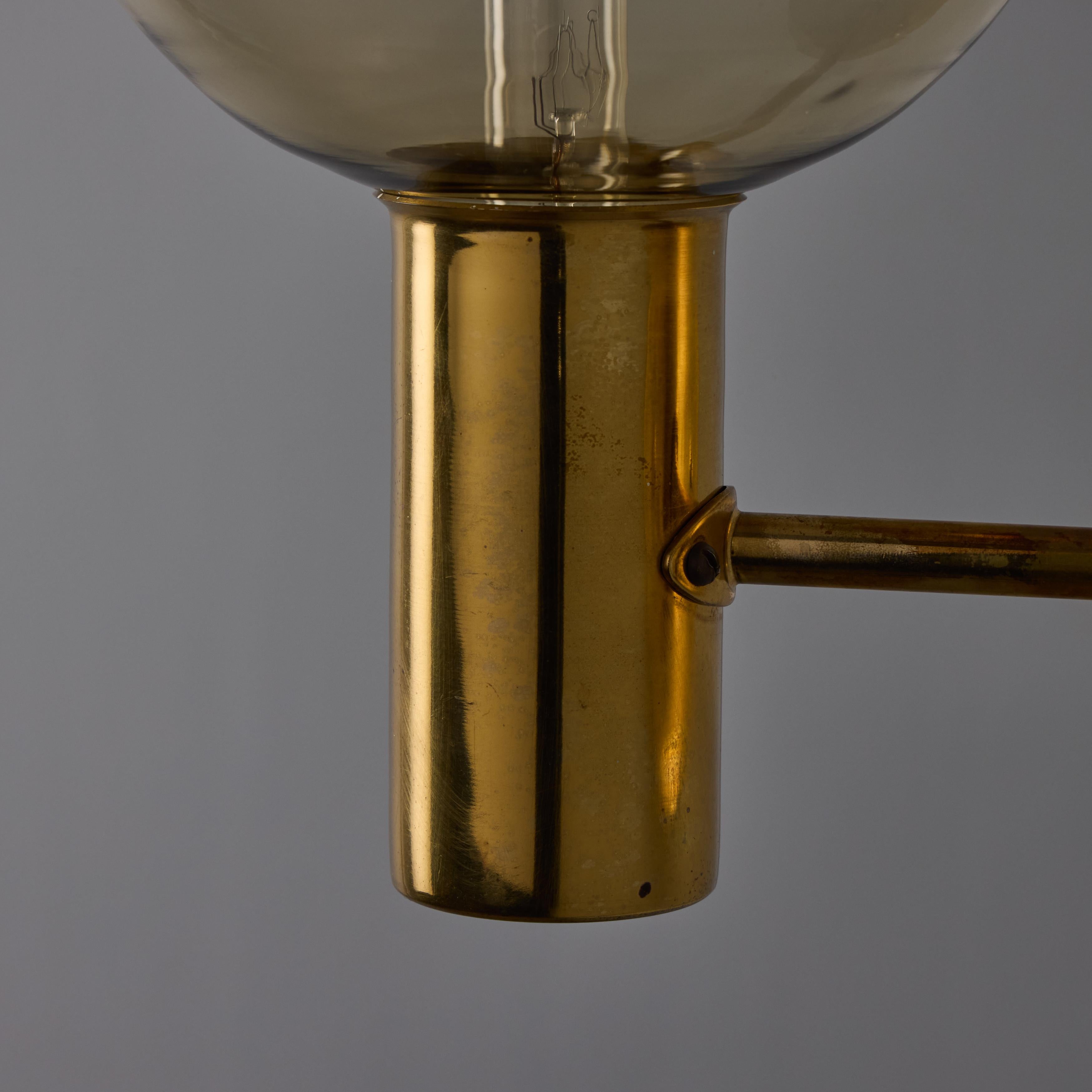 Lampe murale Hans Agne Jakobsson n° V149 en verre et laiton pour Markaryd, années 1960 en vente 1