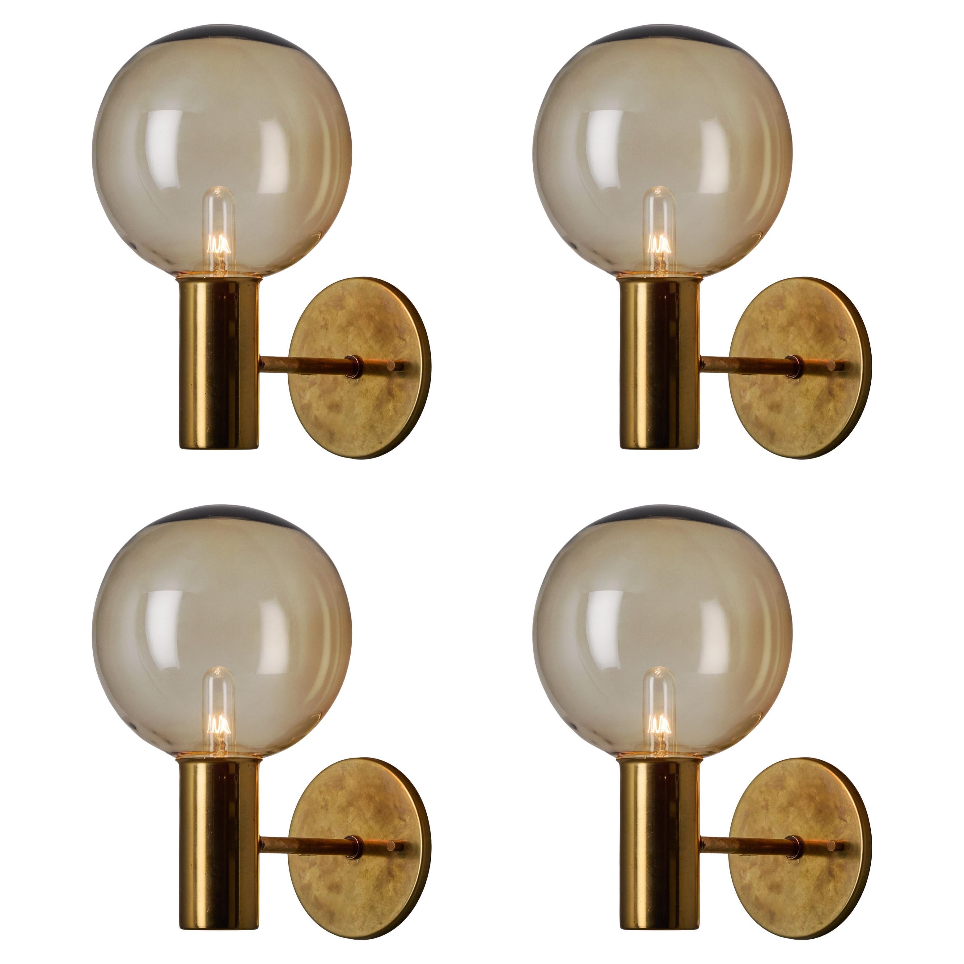Lampe murale Hans Agne Jakobsson n° V149 en verre et laiton pour Markaryd, années 1960 en vente