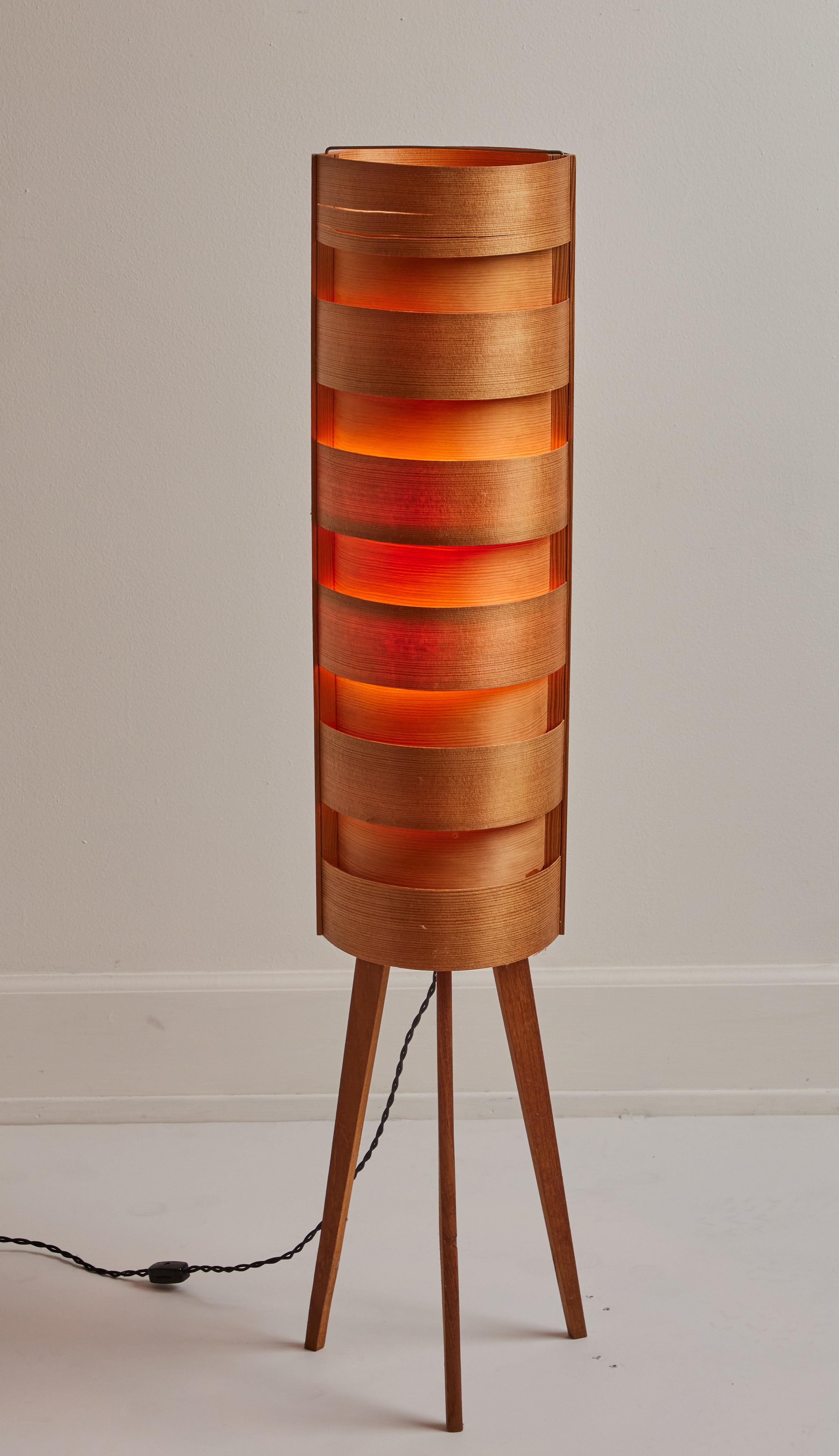 1960s Hans-Agne Jakobsson Wood Tripod Floor Lamp for AB Ellysett For Sale 8
