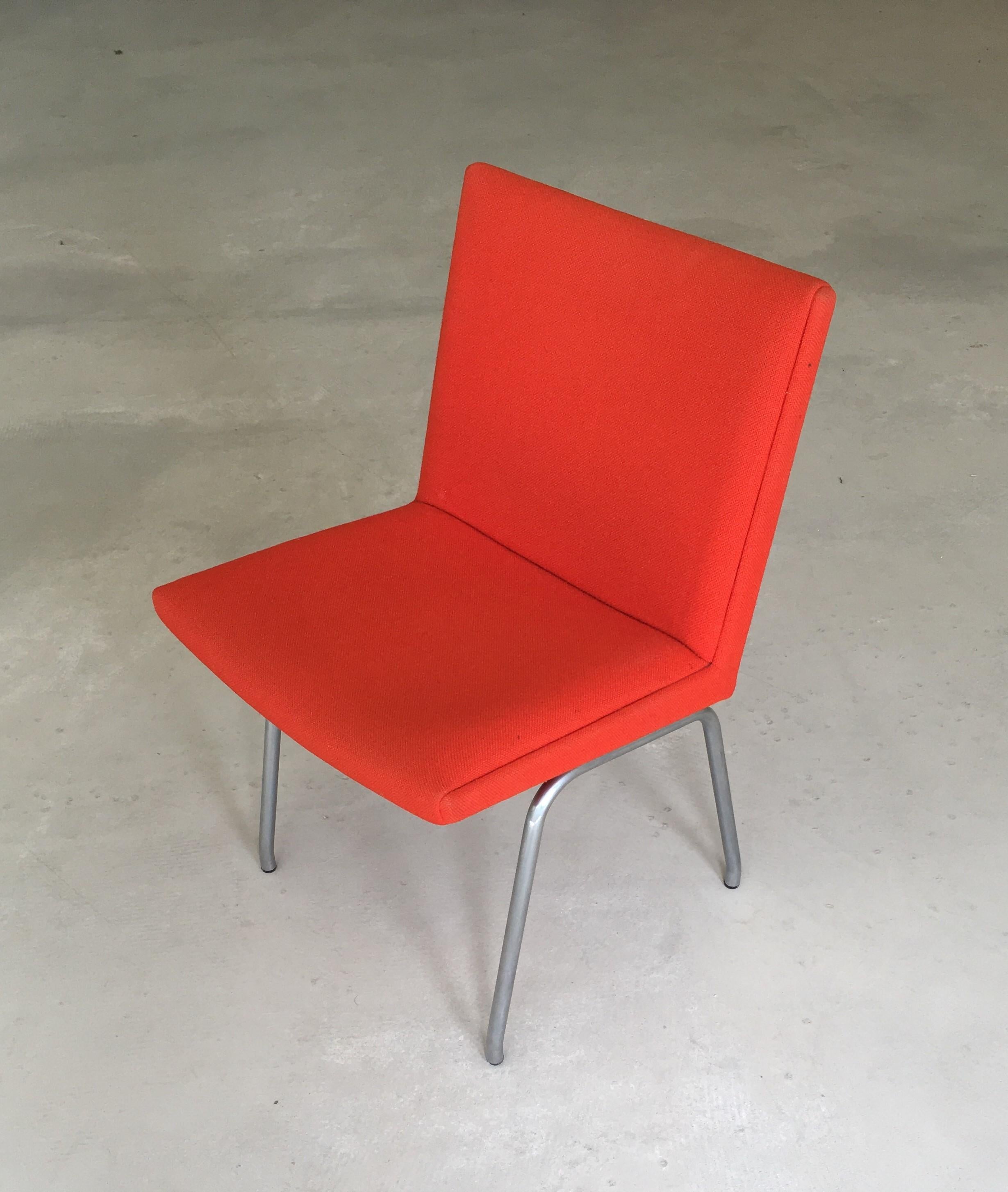 1960er Jahre Neu gepolsterter orangefarbener dänischer Hans J. Wegner Airport Chair (Skandinavische Moderne) im Angebot