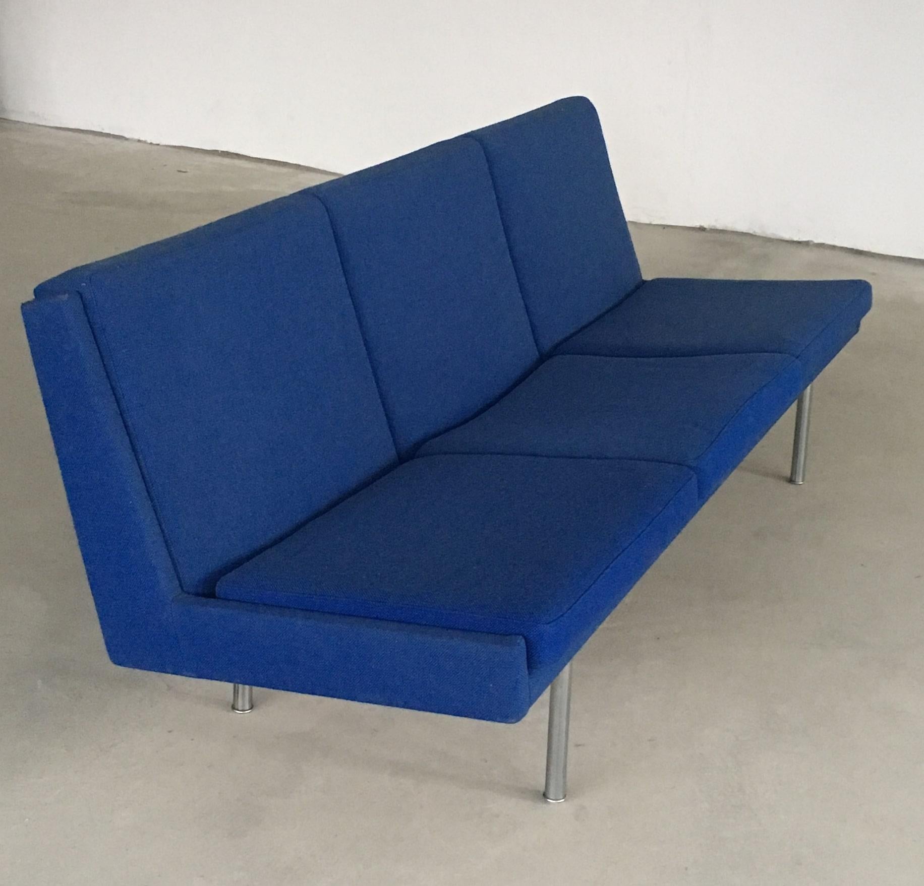 1960s Hans J. Wegner Airport Sofa in Original Blue Fabric by A.P. Stolen For Sale 1