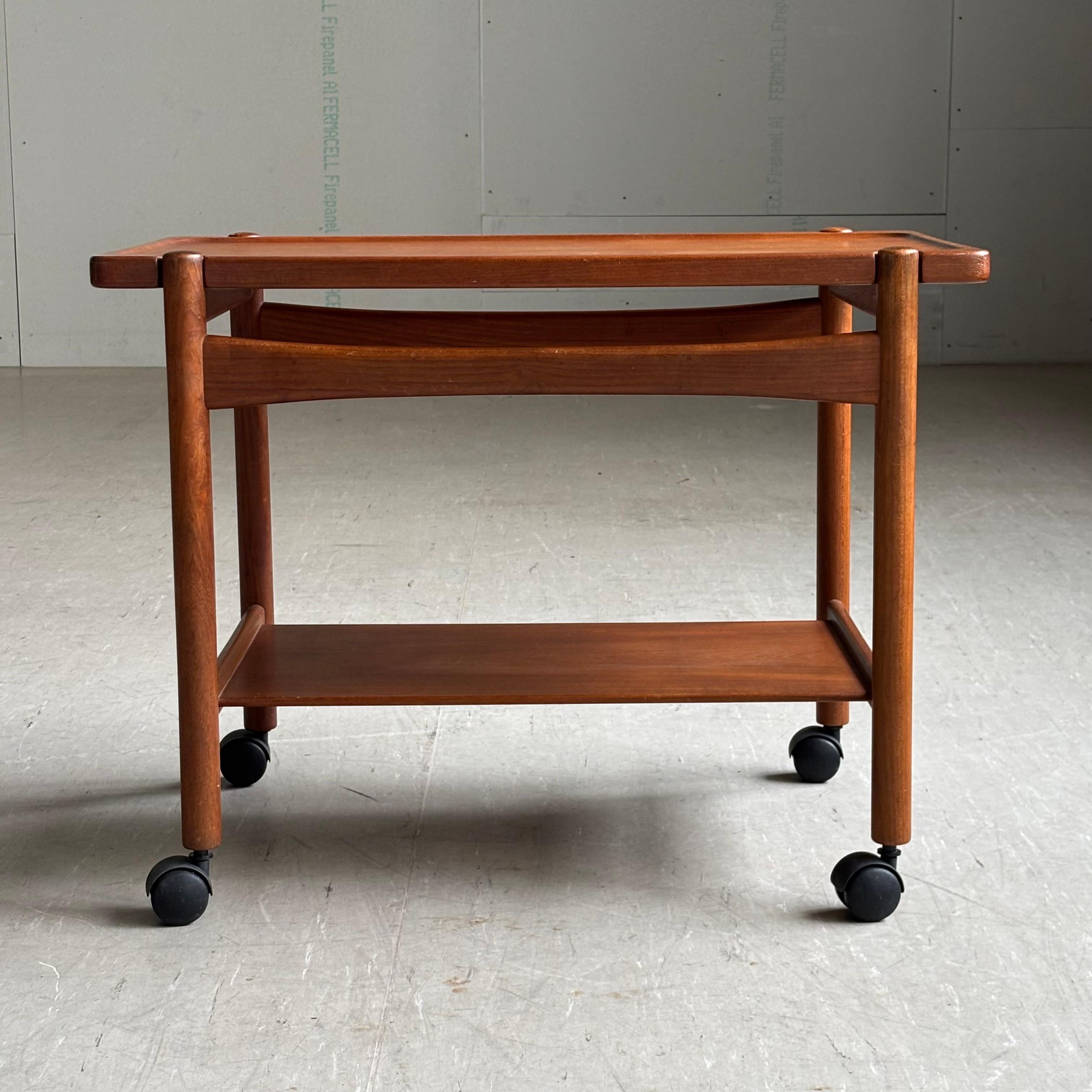 Scandinave Chariot de service en teck Hans J. Wegner AT-48 des années 1960 - P. Jeppesen en vente