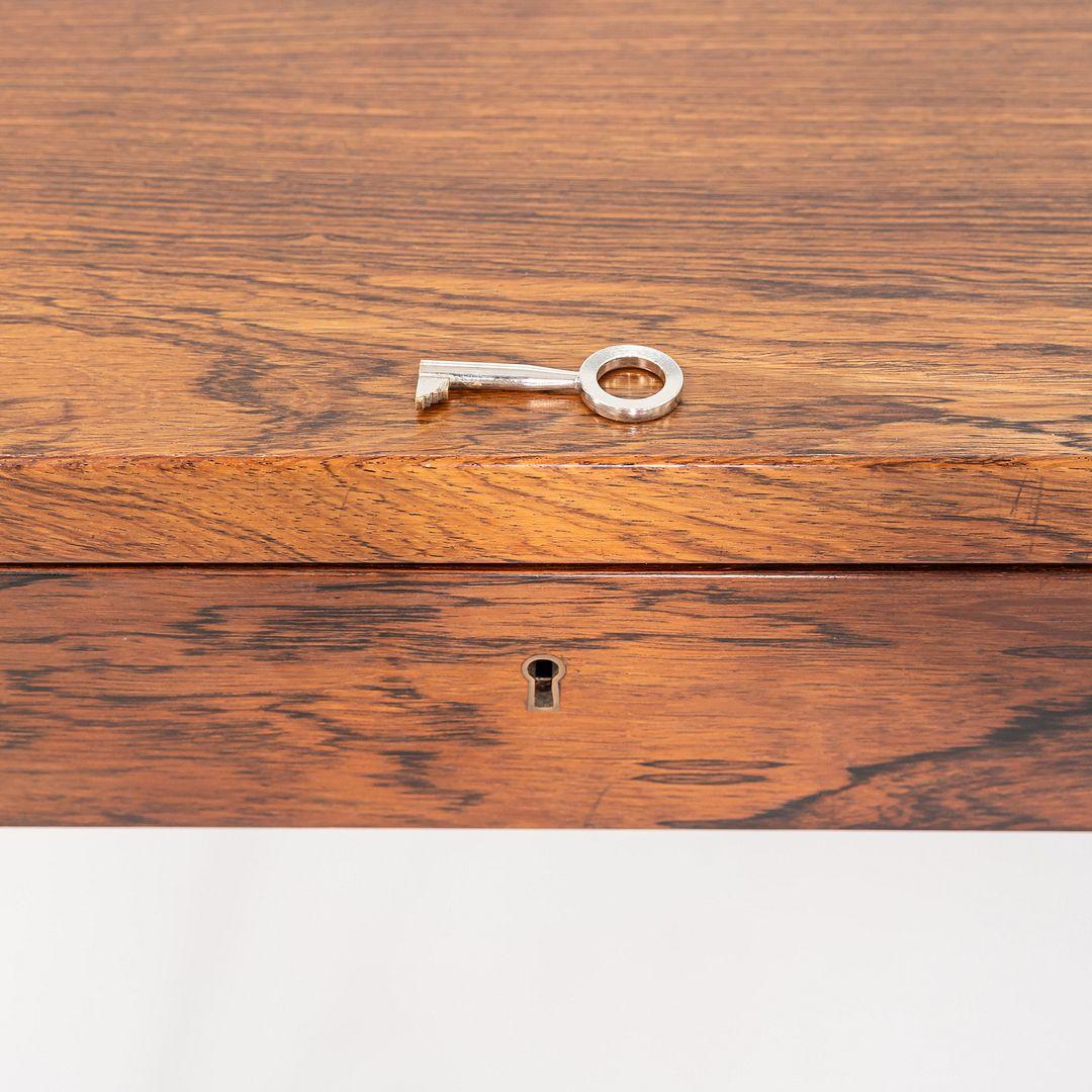 Bureau Hans J. Wegner pour Andreas Tuck AT325 des années 1960 en palissandre et acier en vente 5
