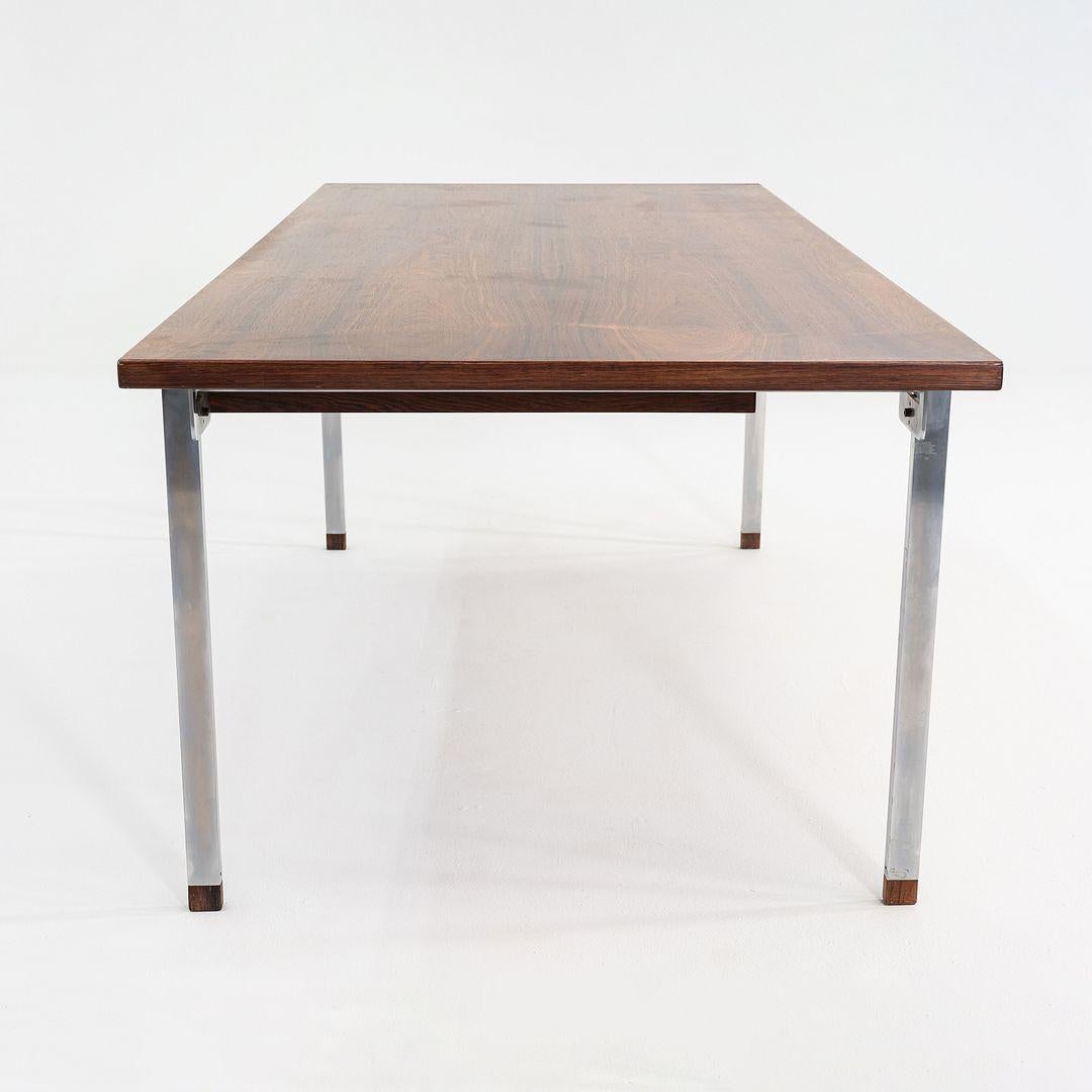 Bureau Hans J. Wegner pour Andreas Tuck AT325 des années 1960 en palissandre et acier en vente 1