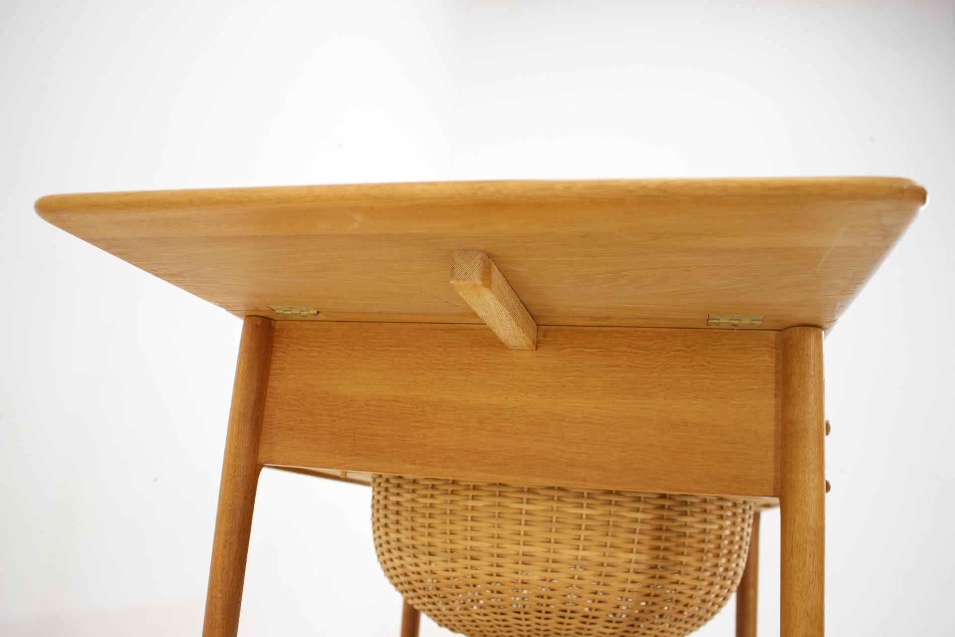1960s Hans J Wegner Oak Sewing Table AT-33 Made by Andreas Tuck, Denmark 5