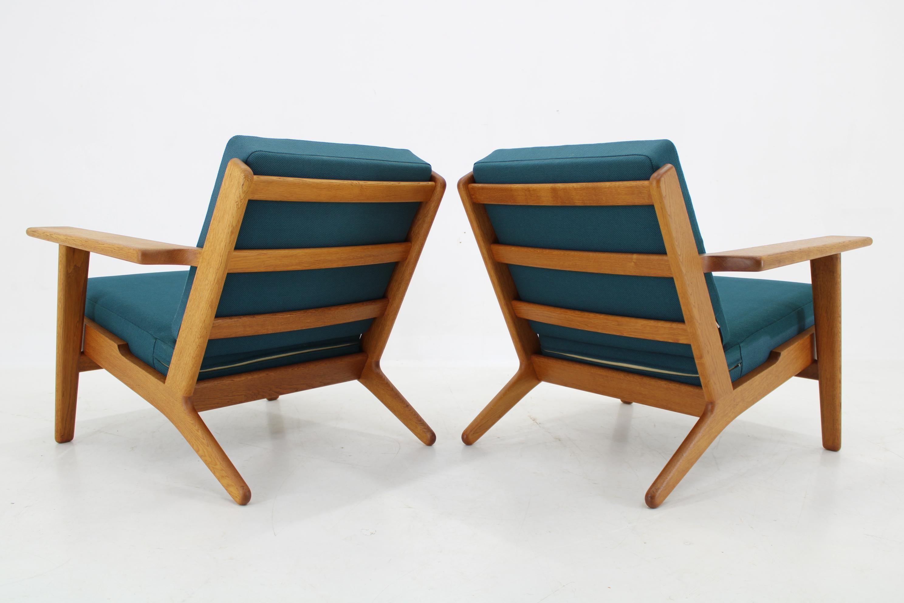 Mid-20th Century 1960s Hans J. Wegner Pair of GE 290 Armchairs in Oak for Getama, Denmark For Sale