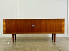 1960er Hans J. Wegner "Präsident" Credenza in Teakholz - Mid Century Danish Modern