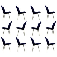 Ensemble de douze chaises longues d'aéroport de Hans J. Wegner des années 1960 par A.P. Volé