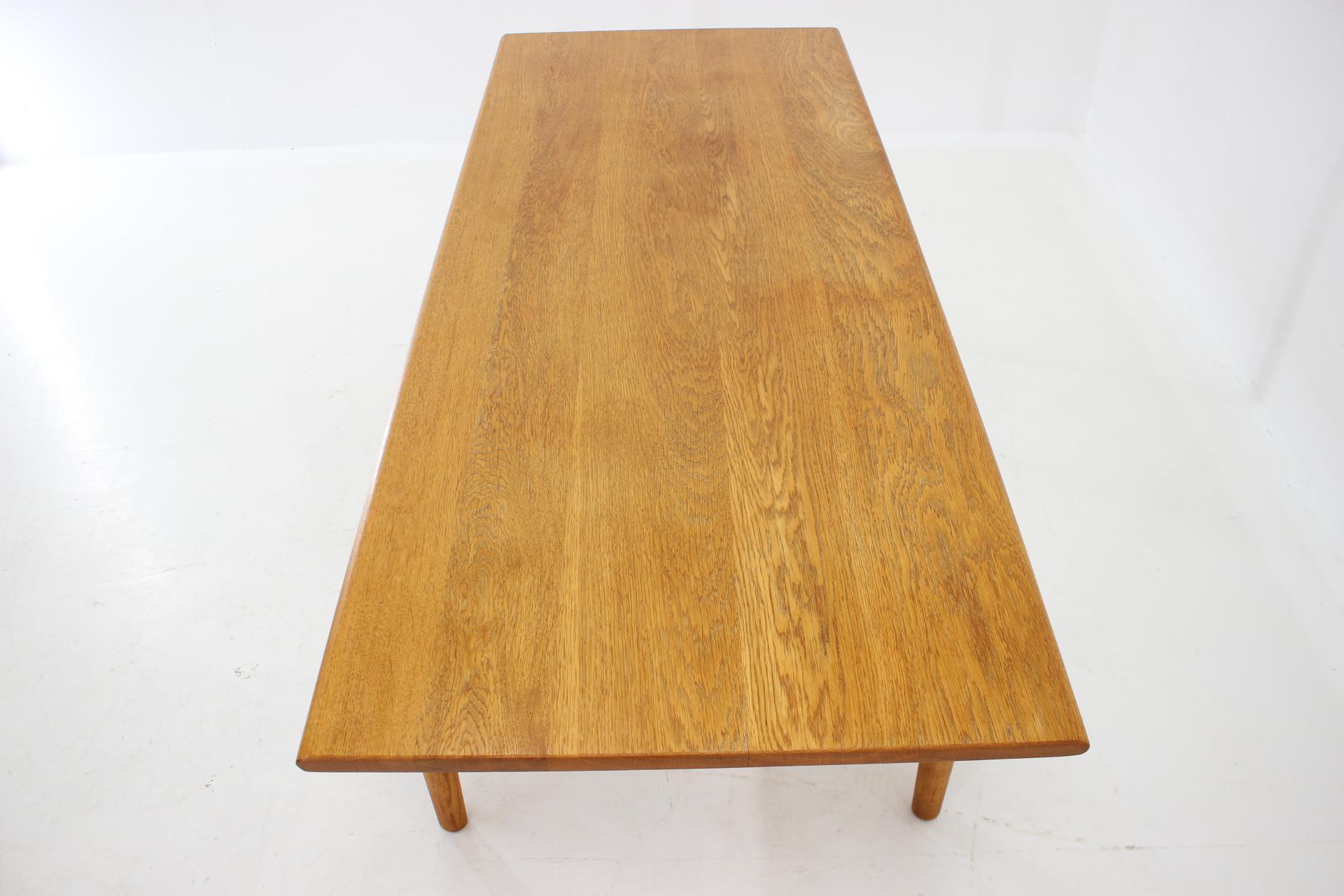 1960s Hans J Wegner Solid Oak Coffee Table 'AT-15' for Andreas Tuck, Denmark  For Sale 1