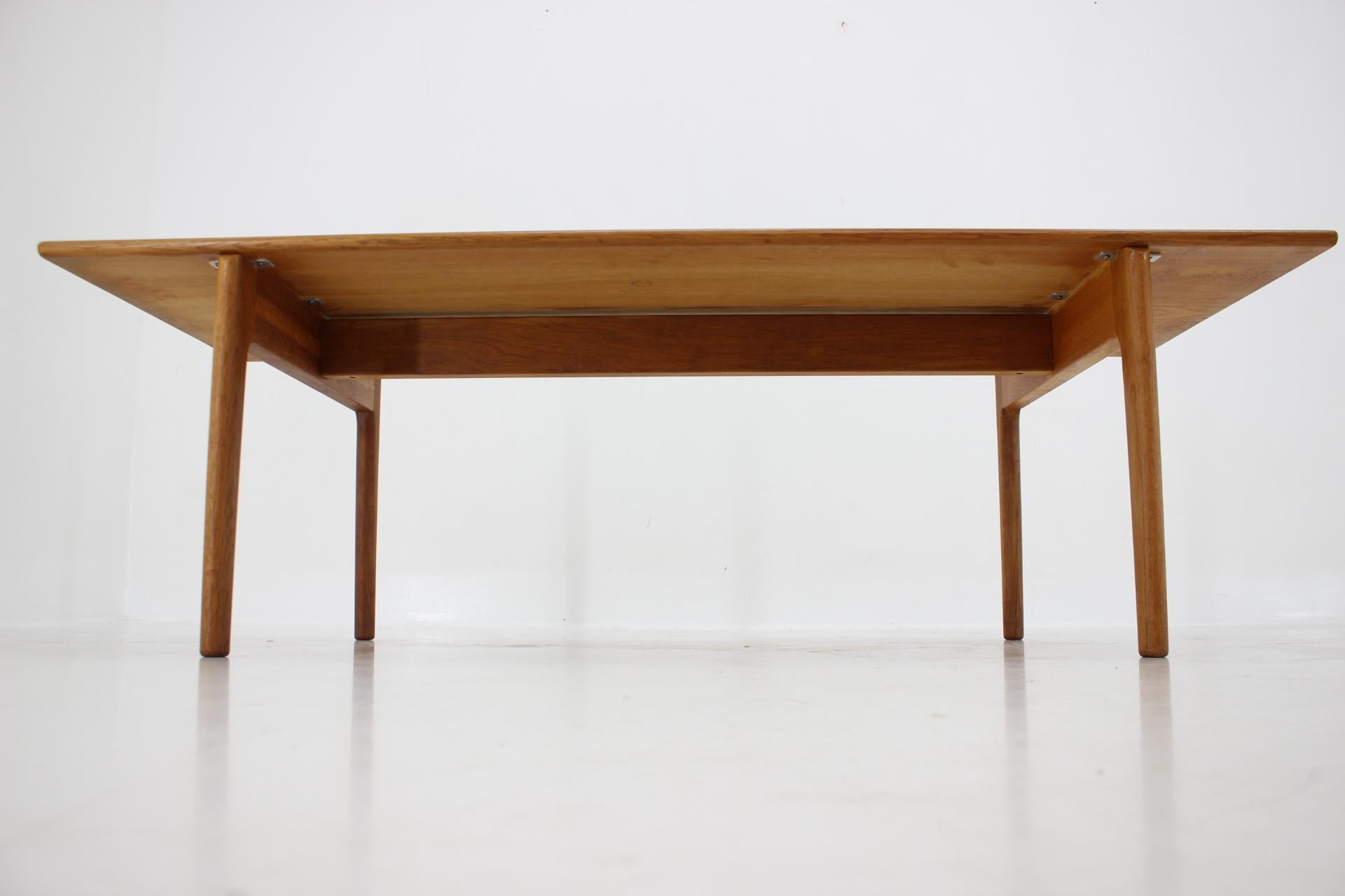 1960s Hans J Wegner Solid Oak Coffee Table 'AT-15' for Andreas Tuck, Denmark  For Sale 3