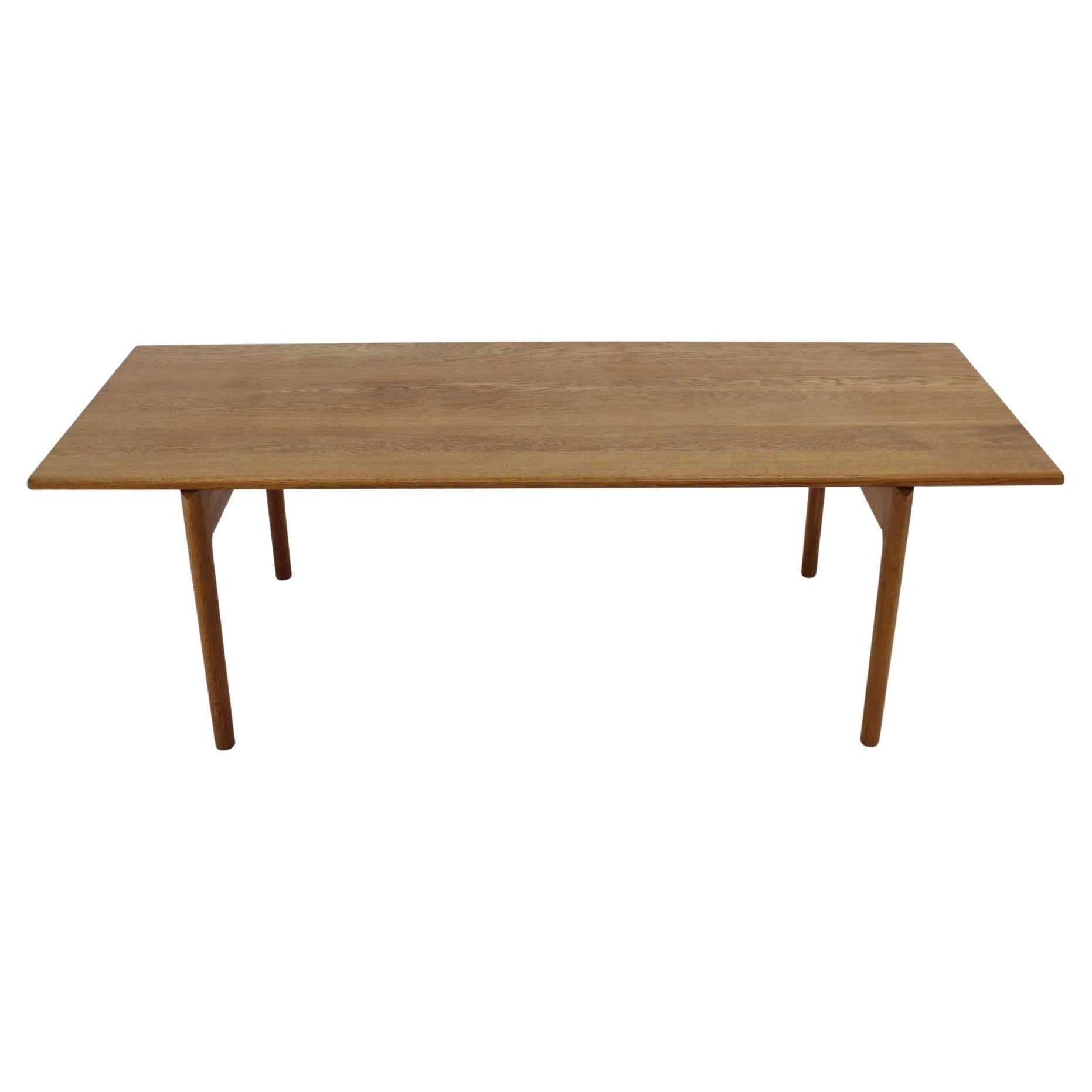 1960s Hans J Wegner Solid Oak Coffee Table 'AT-15' for Andreas Tuck, Denmark  For Sale