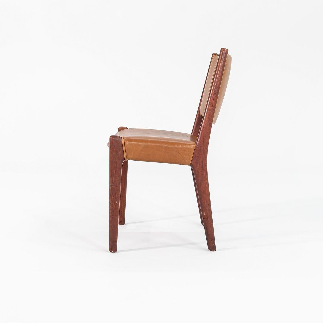 1960 Hans Wegner para Johannes Hansen #957 Silla auxiliar sin brazos de teca con cuero mediados del siglo XX en venta