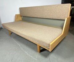 1960s Hans Wegner GE-258 Daybed, Sofa in Lacquered Oak  / Denmark