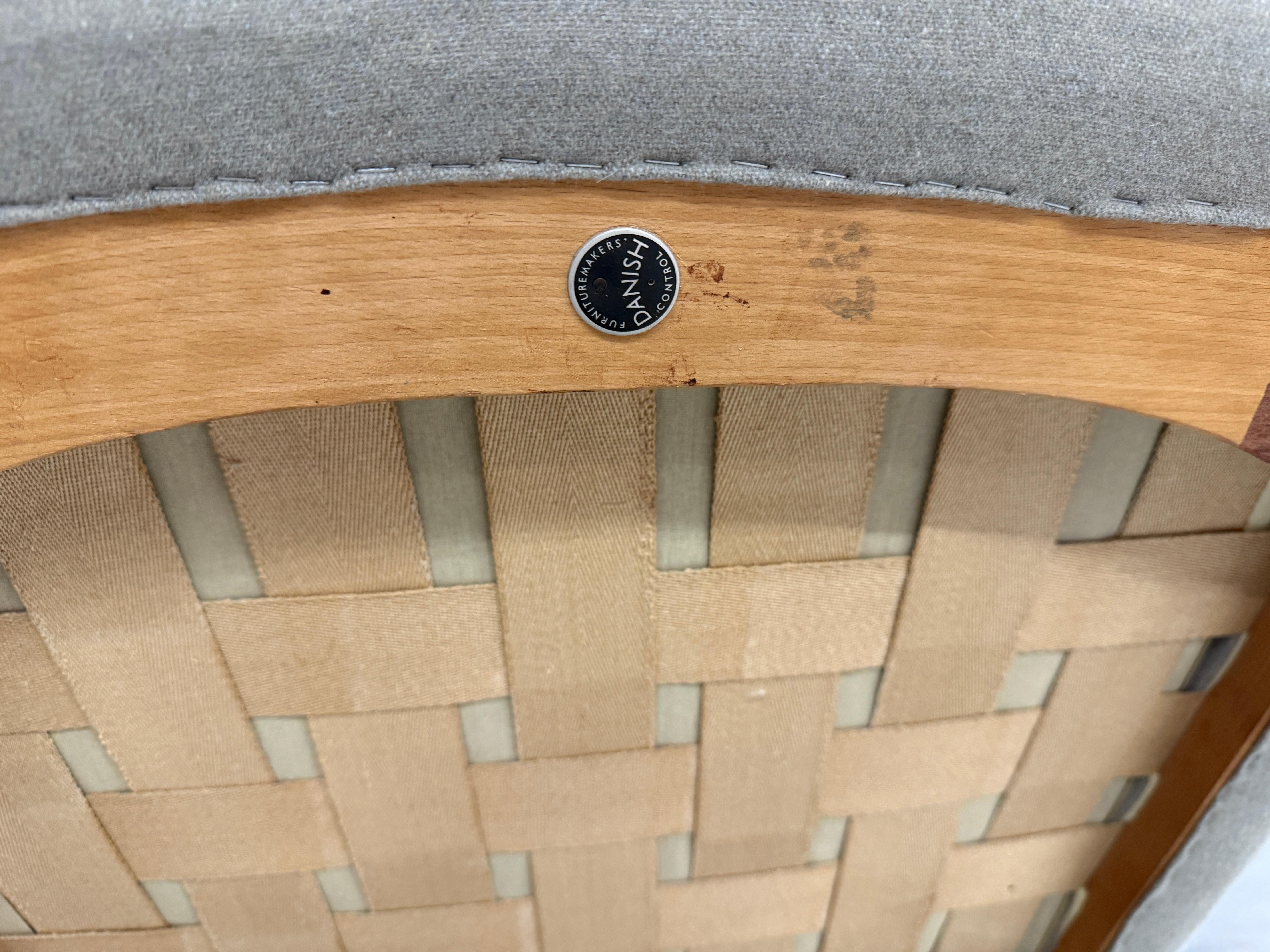 1960's Hans Wegner Papa Bär Stuhl und Ottomane von AP Stolen neu gepolstert im Angebot 3