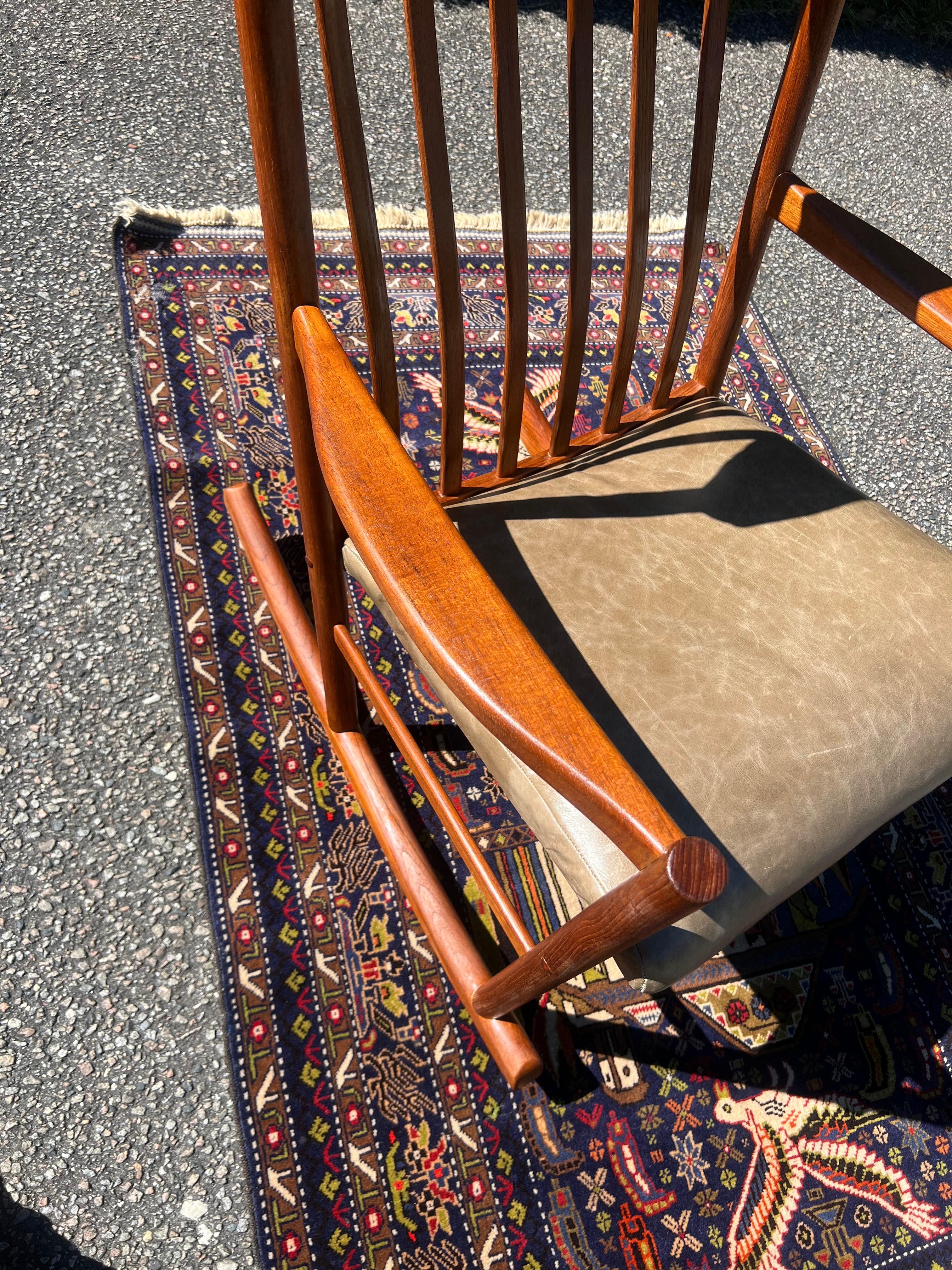 1960s Hans Wegner Teak Rocking Chair in Green Leather For Sale 6