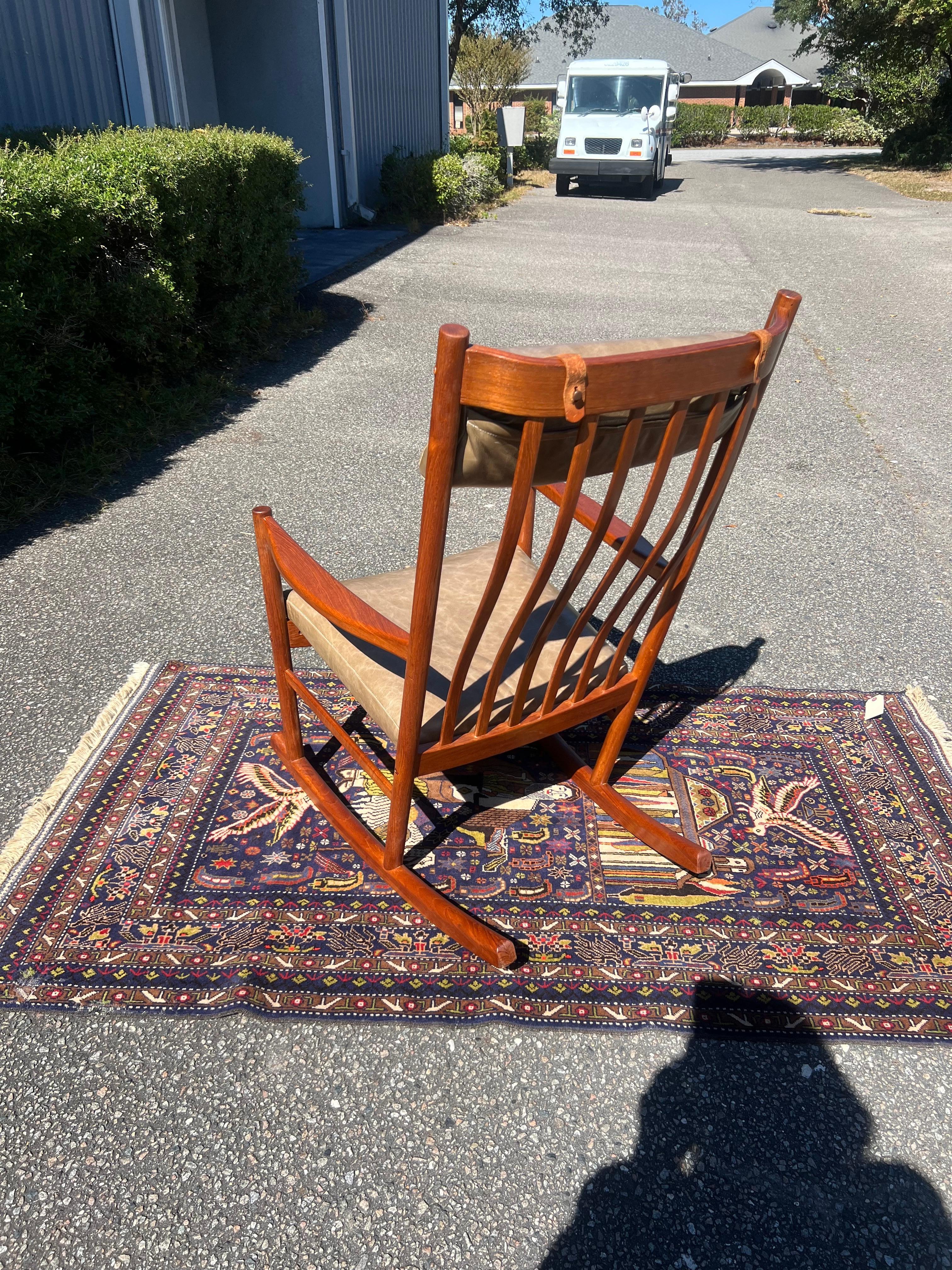 1960s Hans Wegner Teak Rocking Chair in Green Leather For Sale 1