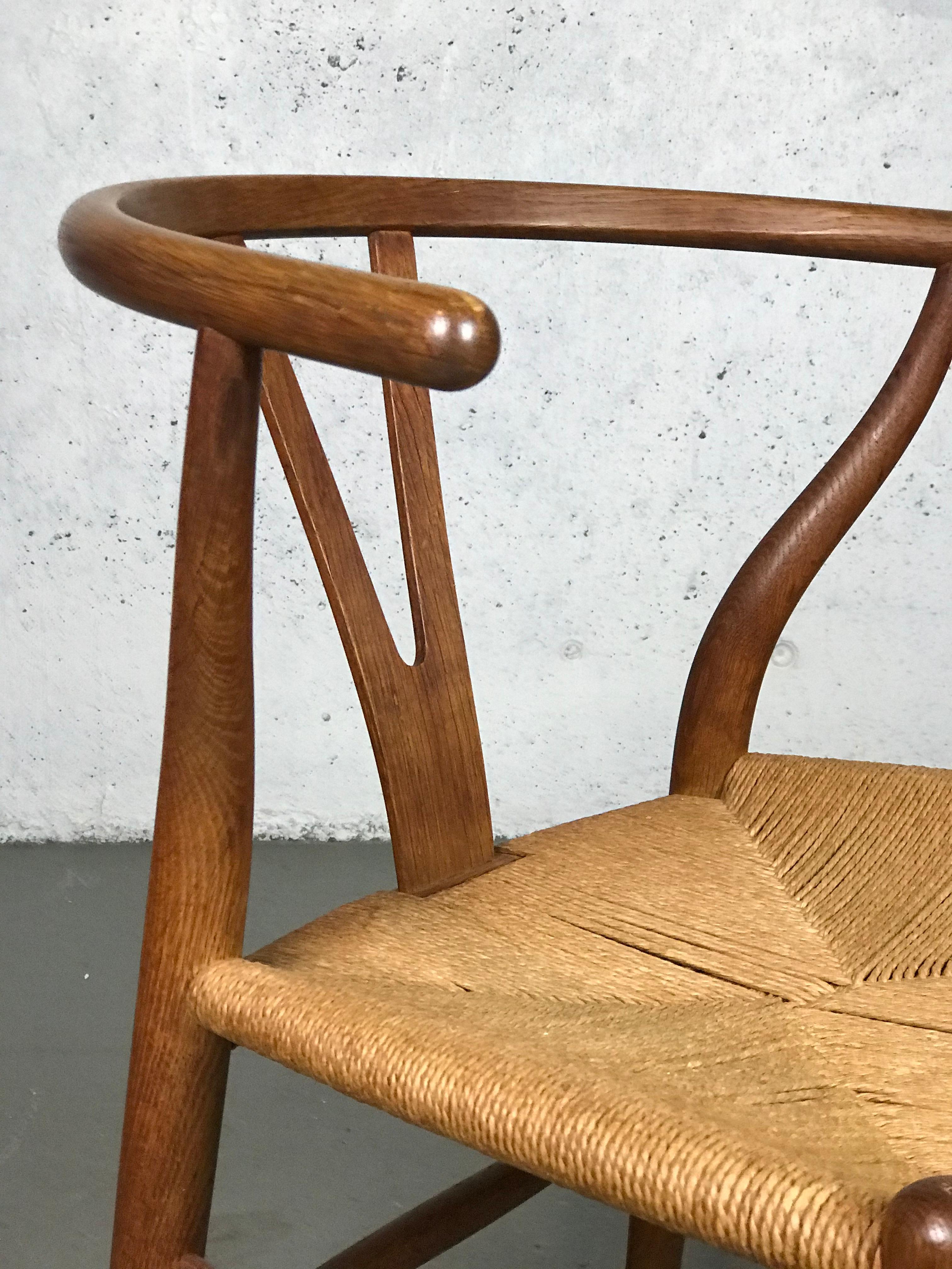 Wishbone Dining Chair von Hans Wegner für Carl Hansen und Söhne Modell CH24 (Moderne der Mitte des Jahrhunderts)