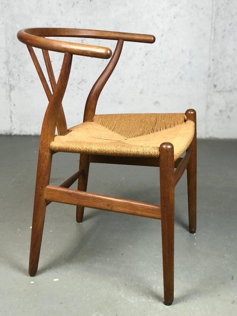 Wishbone Dining Chair von Hans Wegner für Carl Hansen und Söhne Modell CH24 im Zustand „Gut“ in Framingham, MA