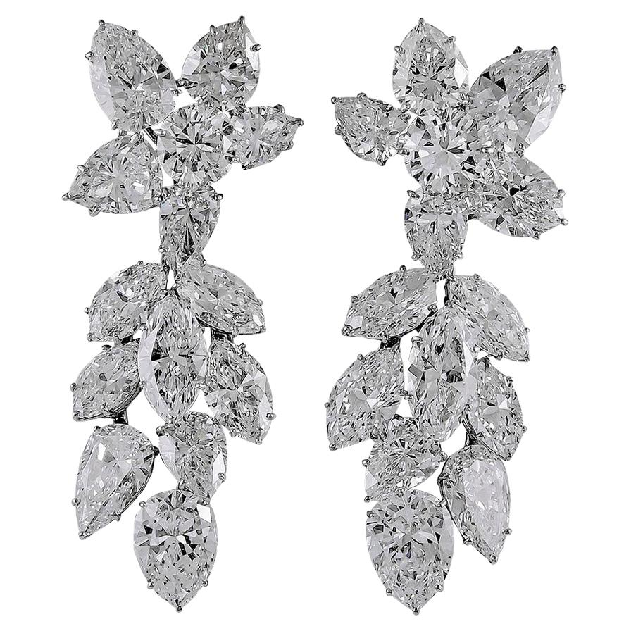 Harry Winston Boucles d'oreilles chandelier en platine avec grappe de diamants en grappe en vente