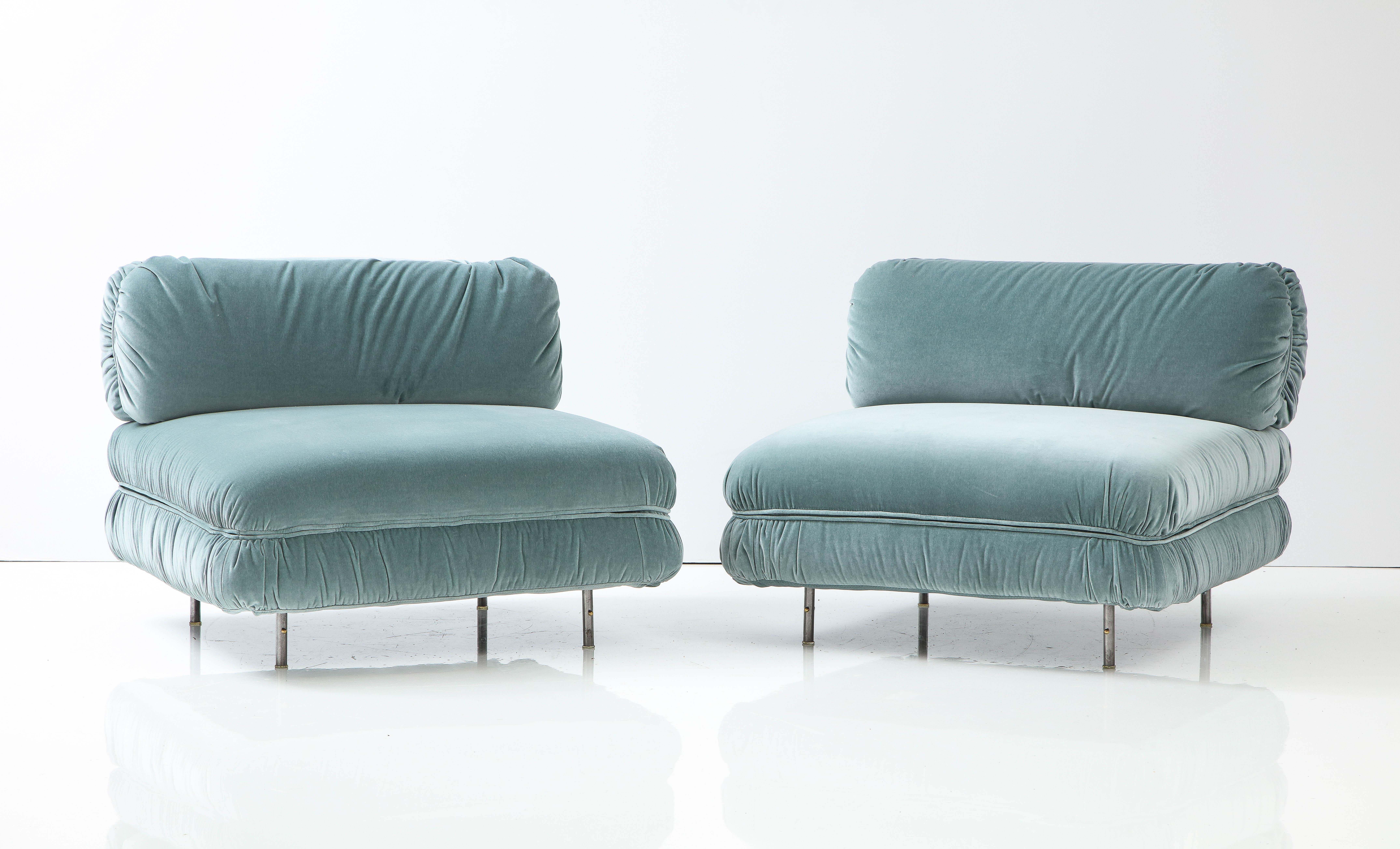Stunning pair of 1960's modernist rare slipper chairs designed by Harvey Probber, with aluminum legs and fully restored and re-upholstered in mohair fabric.
