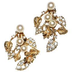 1960s Hattie Carnegie Floral Gold Tone Rhinestone Entremble Earrings