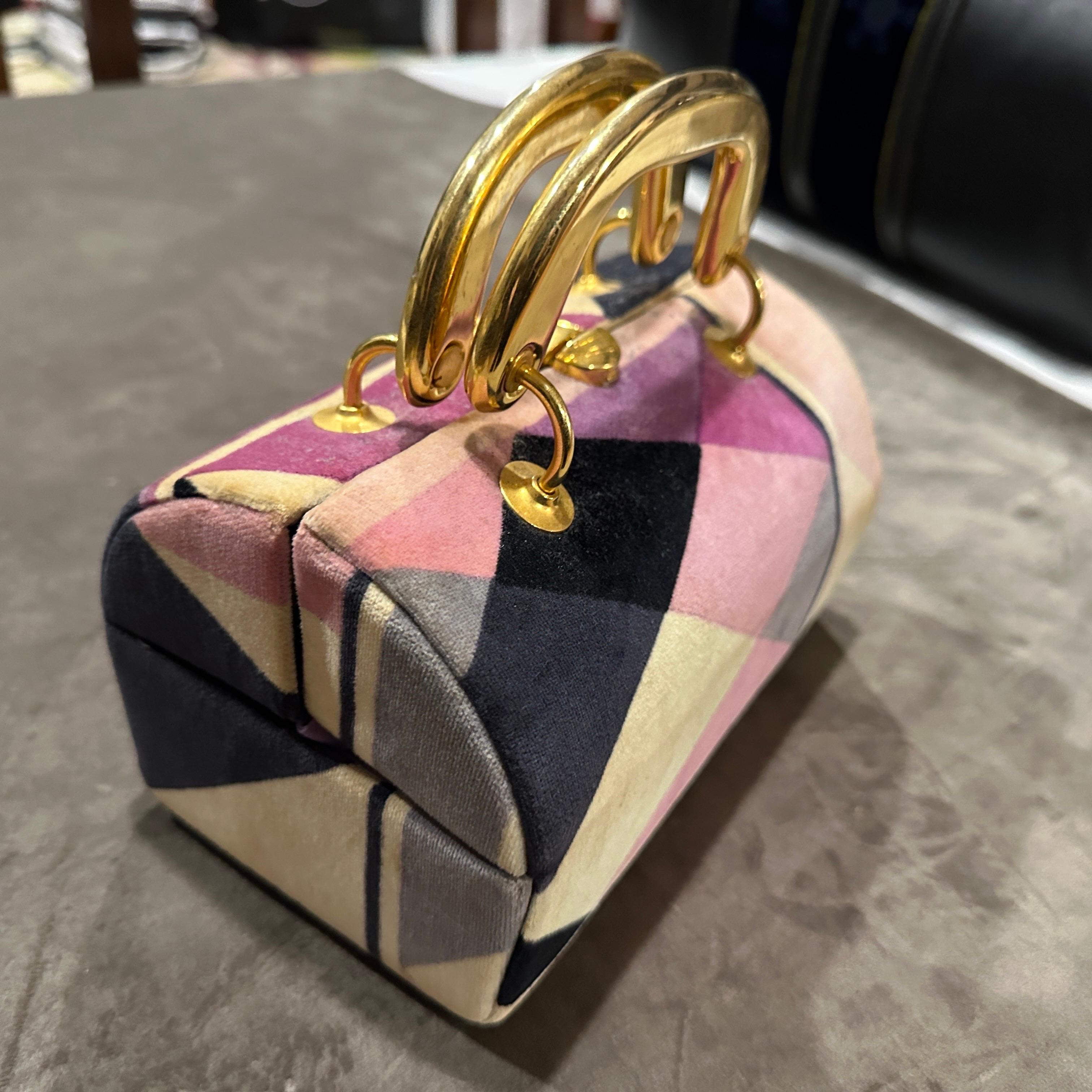 1960s Haute Couture Velvet and Brass Iconic Minaudiere Bag by Emilio Pucci In Good Condition For Sale In Aci Castello, IT