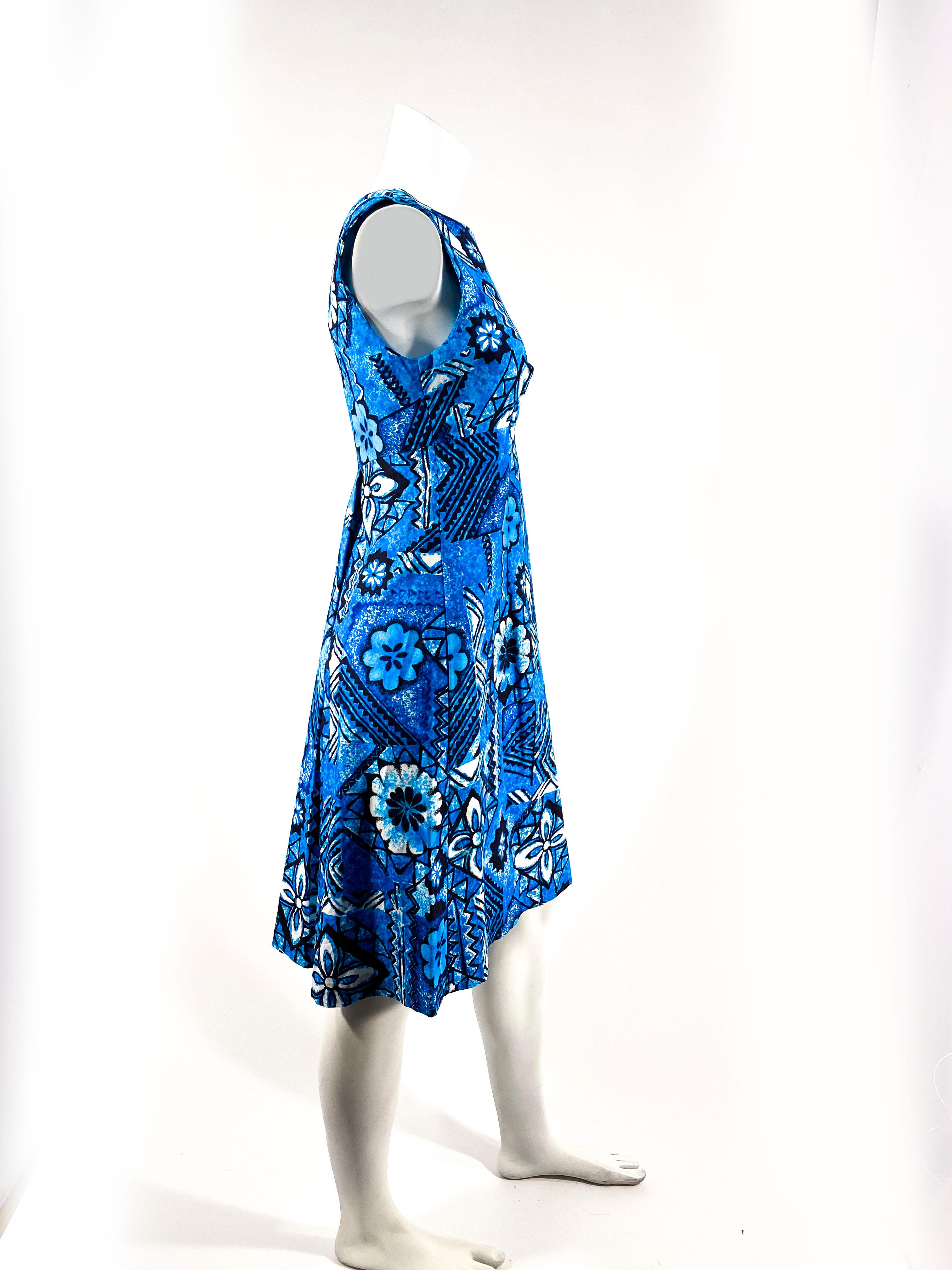 Bleu Robe à imprimé hawaïenne/géométrique des années 1960 en vente