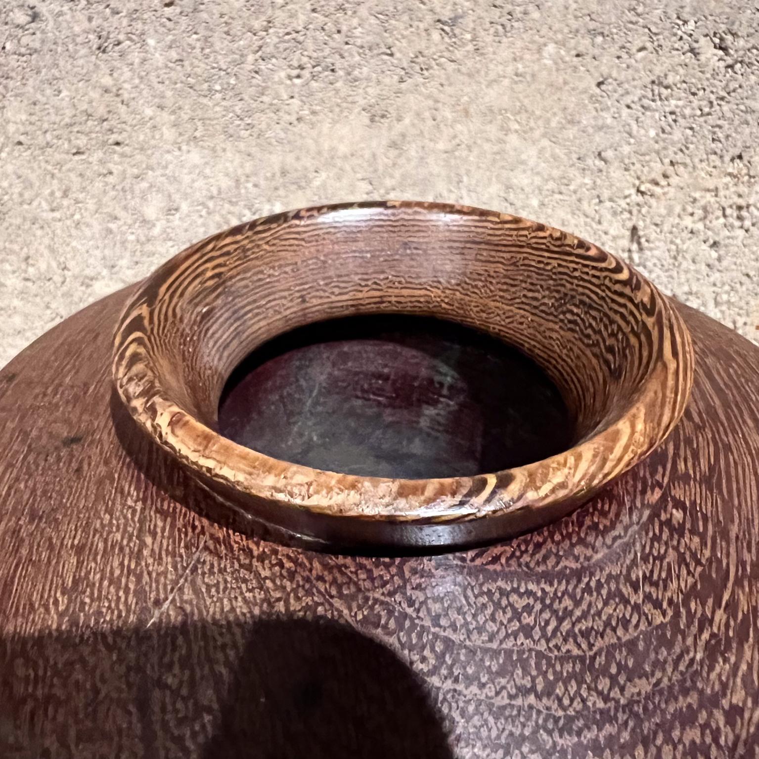 1960er Jahre Schwere Vase aus Ebenholz Wood Vessel im Angebot 4