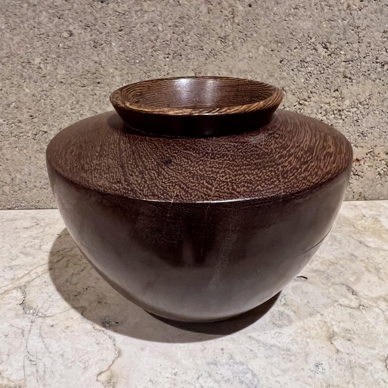 1960er Jahre Schwere Vase aus Ebenholz Wood Vessel (Holz) im Angebot