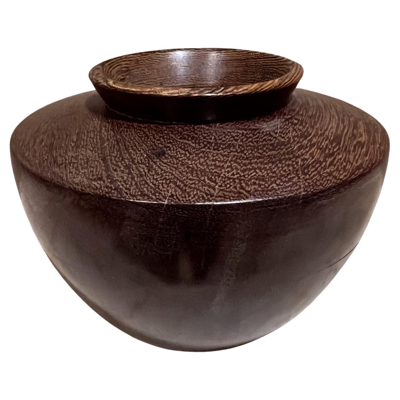 1960er Jahre Schwere Vase aus Ebenholz Wood Vessel im Angebot