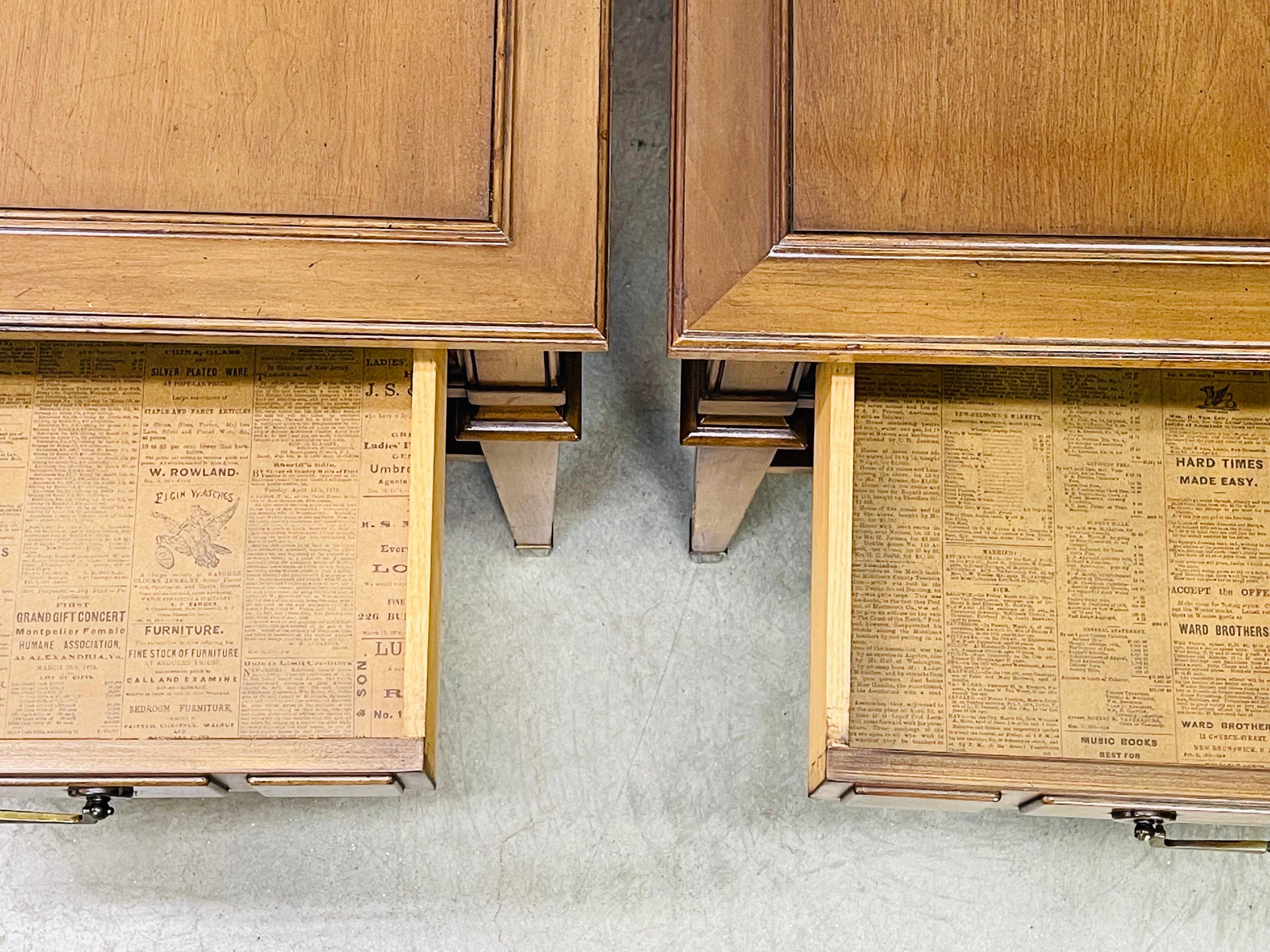 1960s, Hekman End Tables with Drawers, Pair In Good Condition For Sale In Amherst, NH