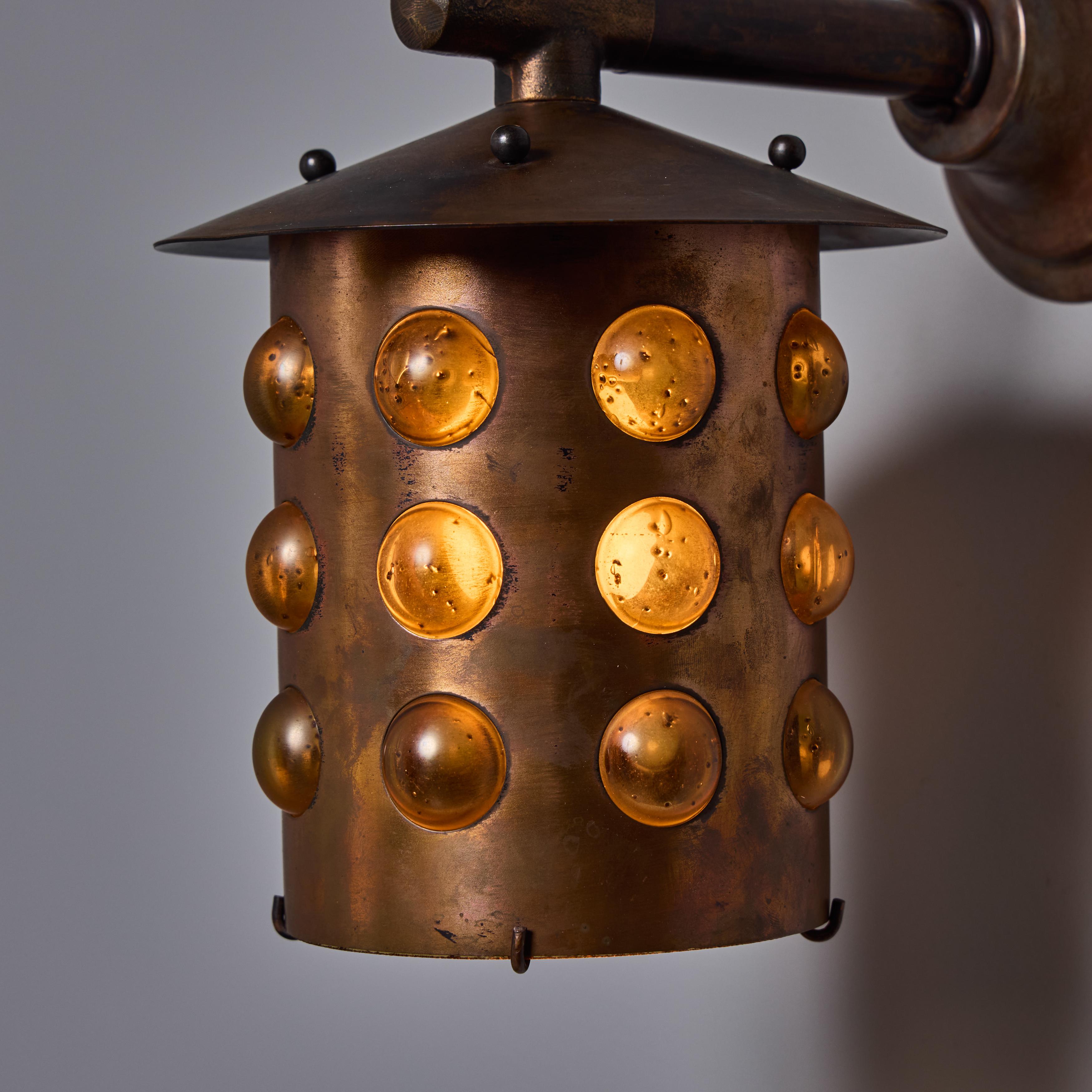 Mid-Century Modern Applique d'extérieur en verre ambré et cuivre Helena Tynell, années 1960 en vente