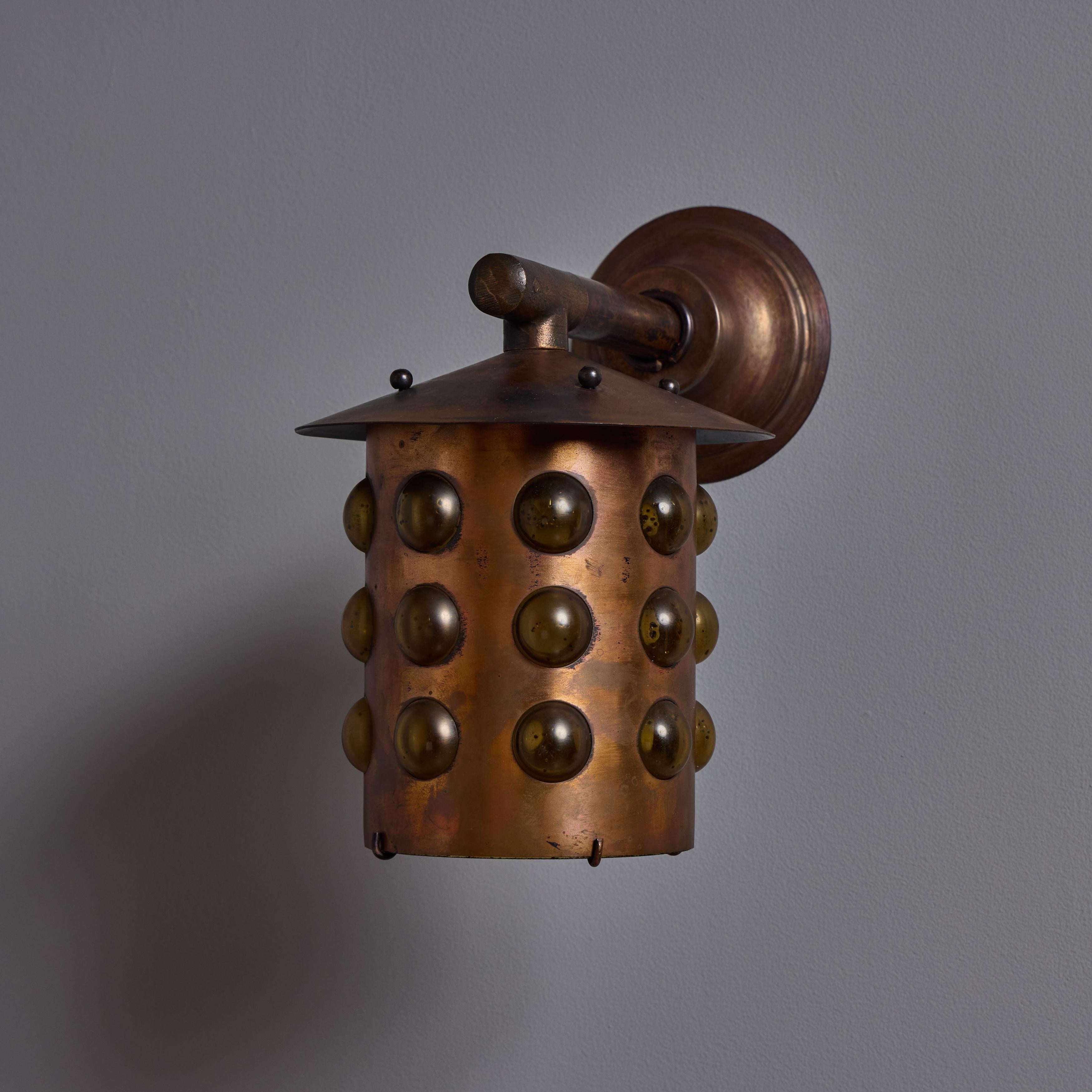 Milieu du XXe siècle Applique d'extérieur en verre ambré et cuivre Helena Tynell, années 1960 en vente