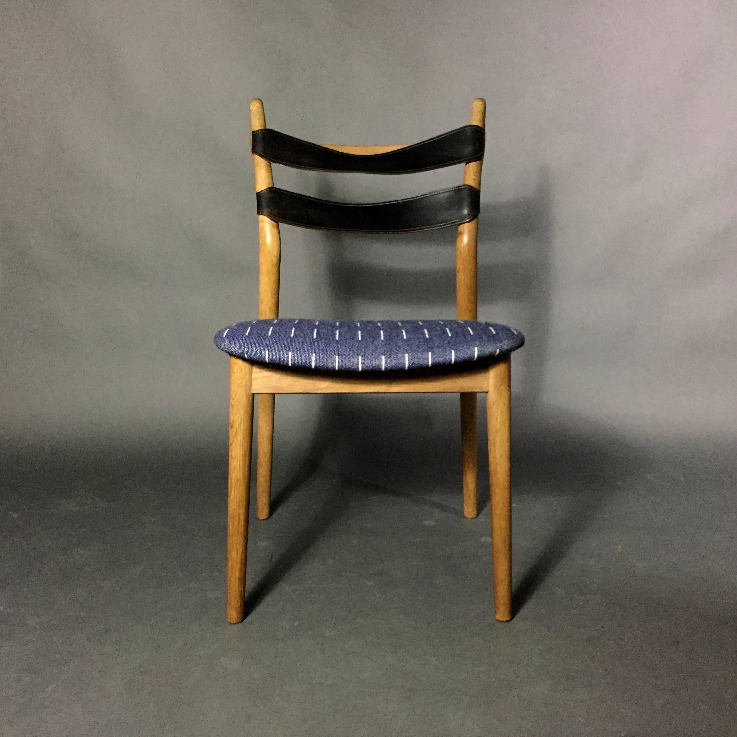 Scandinavian Modern 1960s Helge Sibast Oak and Leather Side Chair, Eleanor Pritchard Seating For Sale
