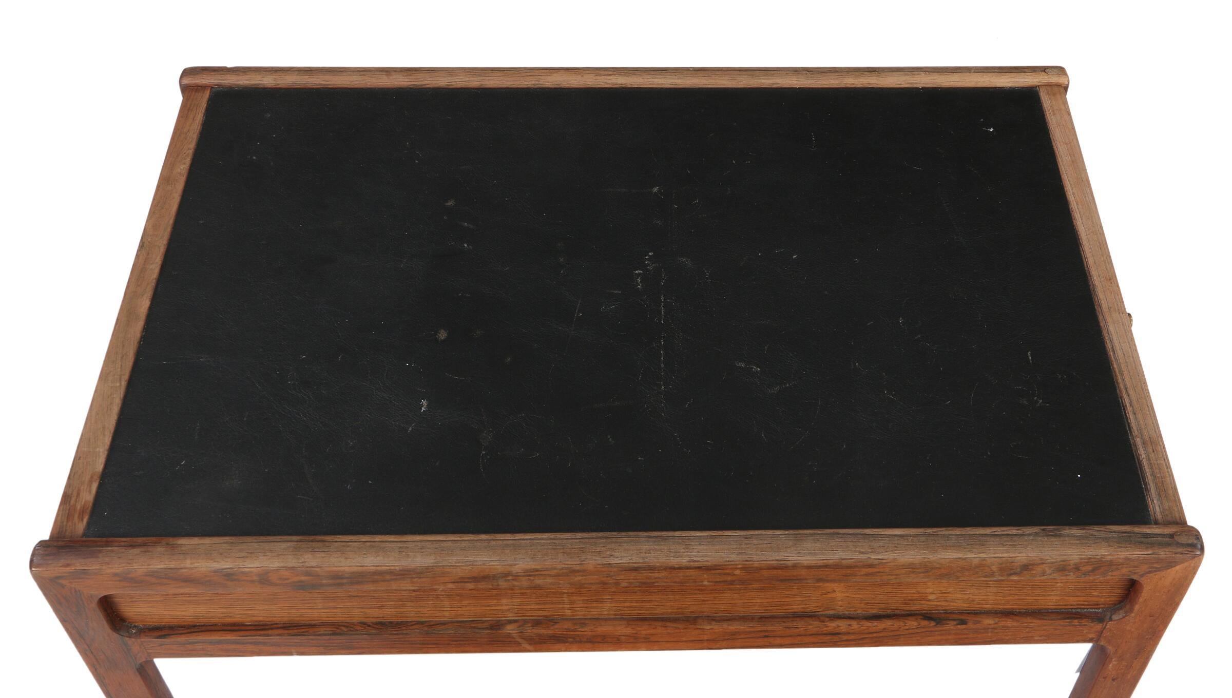 Table basse Helge Vestergaard-Jensen des années 1960 avec tiroir et plateau en formica noir Bon état - En vente à London, GB
