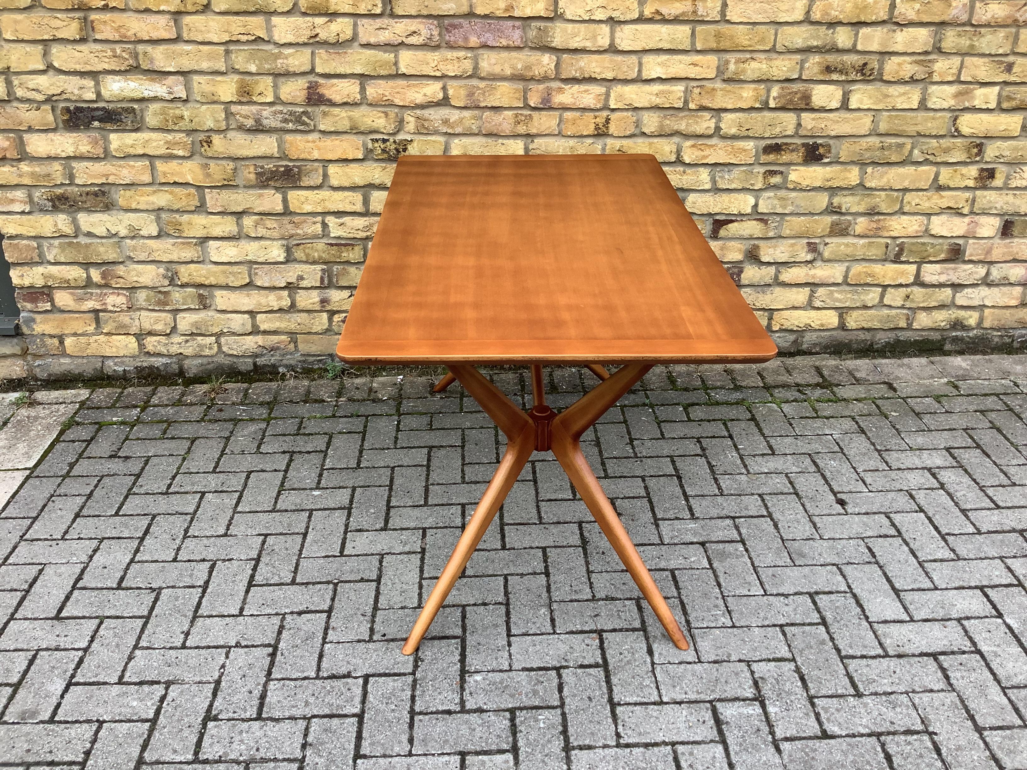 European 1960’s Helicopter dinning table by Gplan For Sale