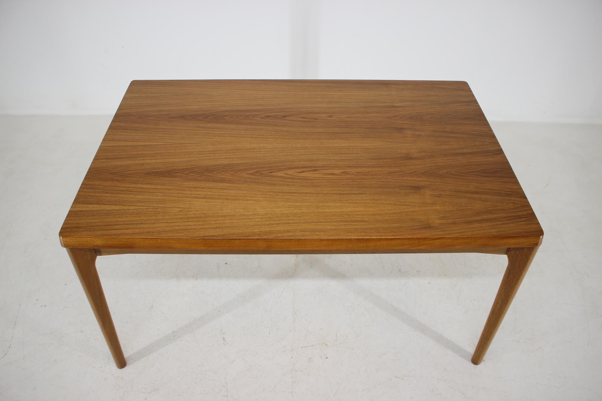 Scandinavian Modern 1960s Henning Kjærnulf Danish Oak Extendable Table